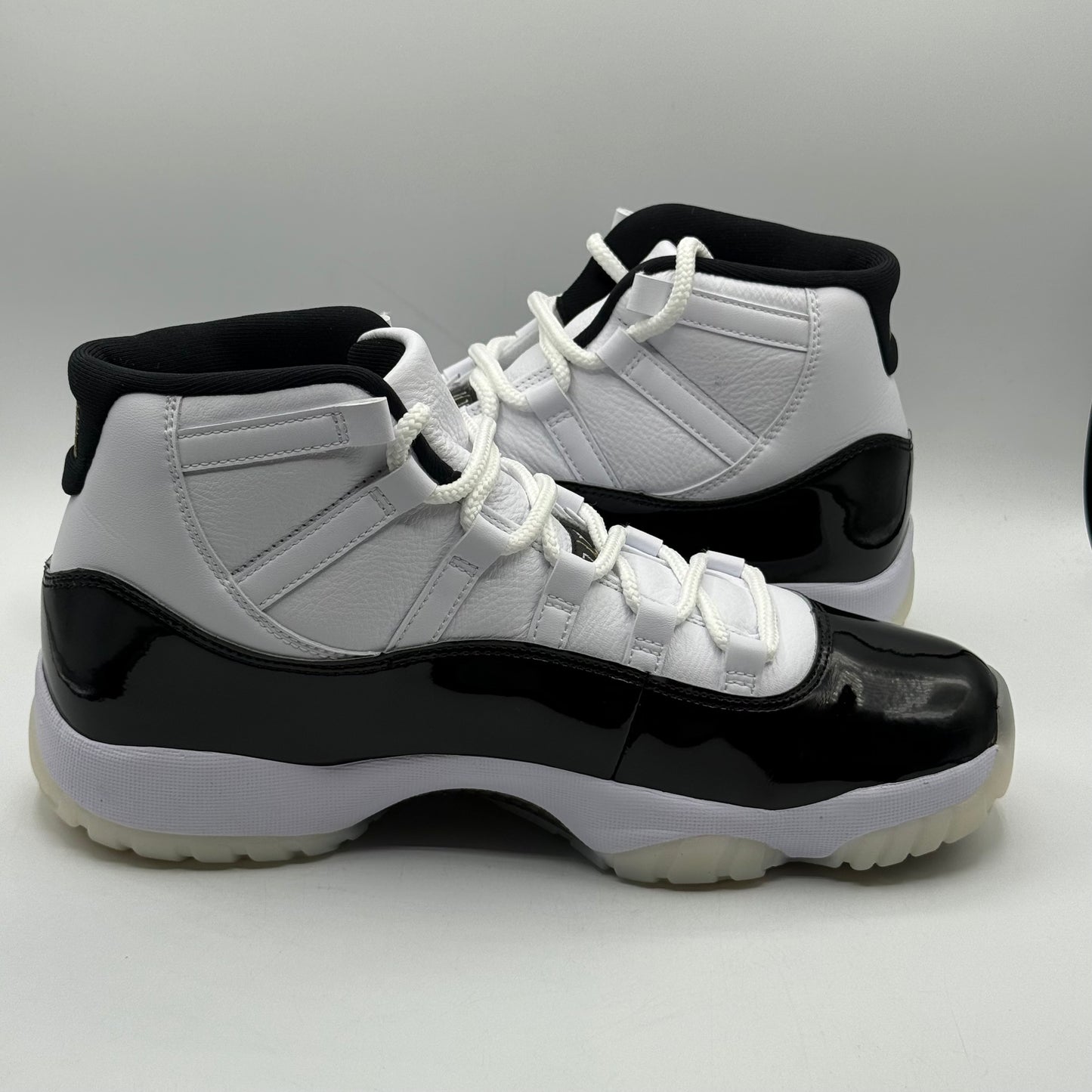 (USED) Jordan 11 High Gratitude Size 10