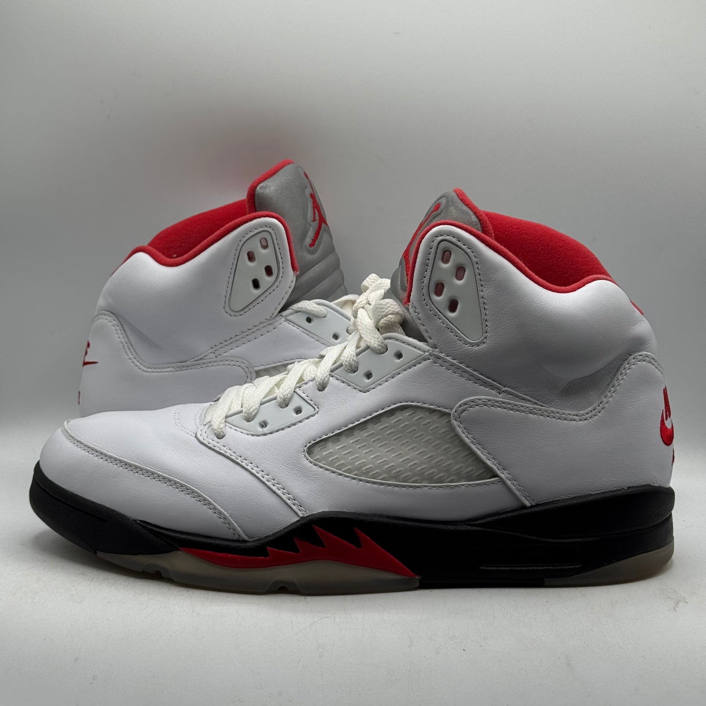 (USED) Jordan 5 Fire Red (2020) Size 11.5