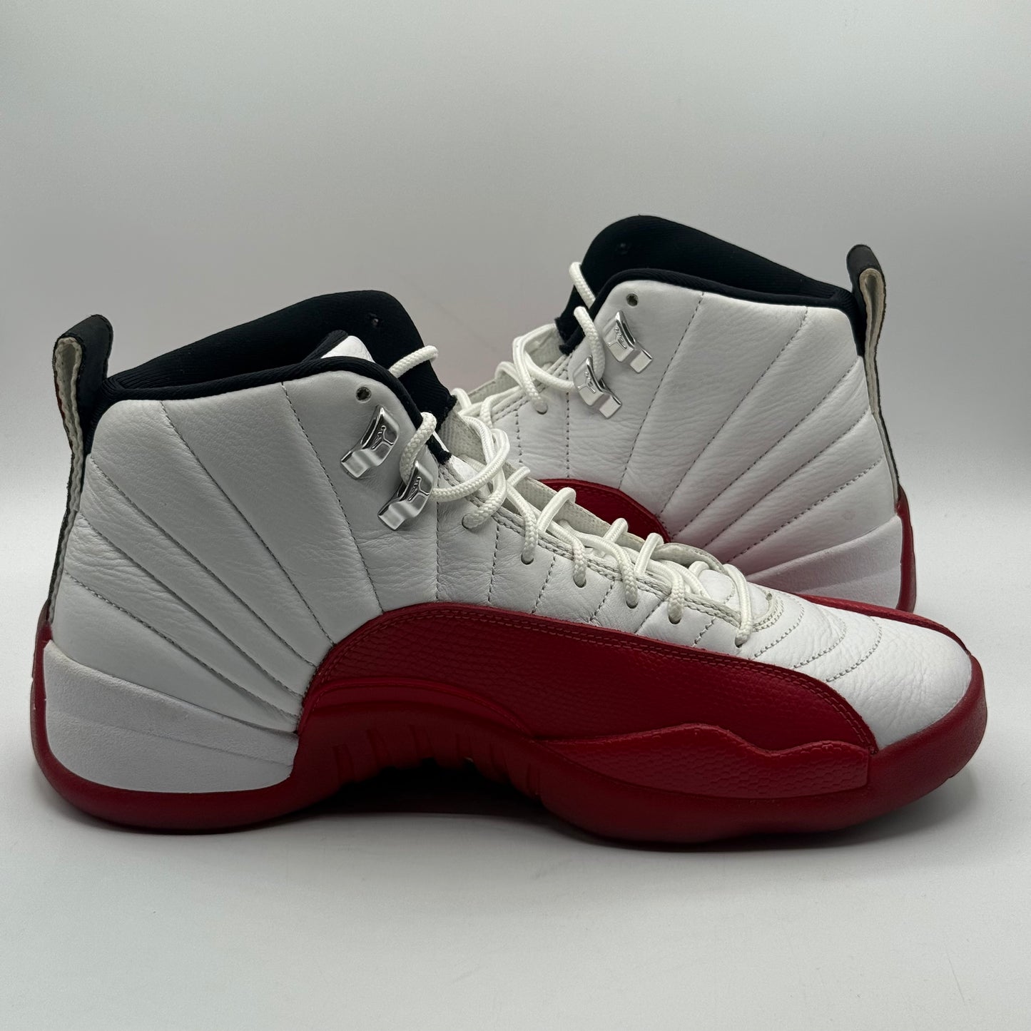 (USED NO BOX) Jordan 12 Cherry Size 10.5