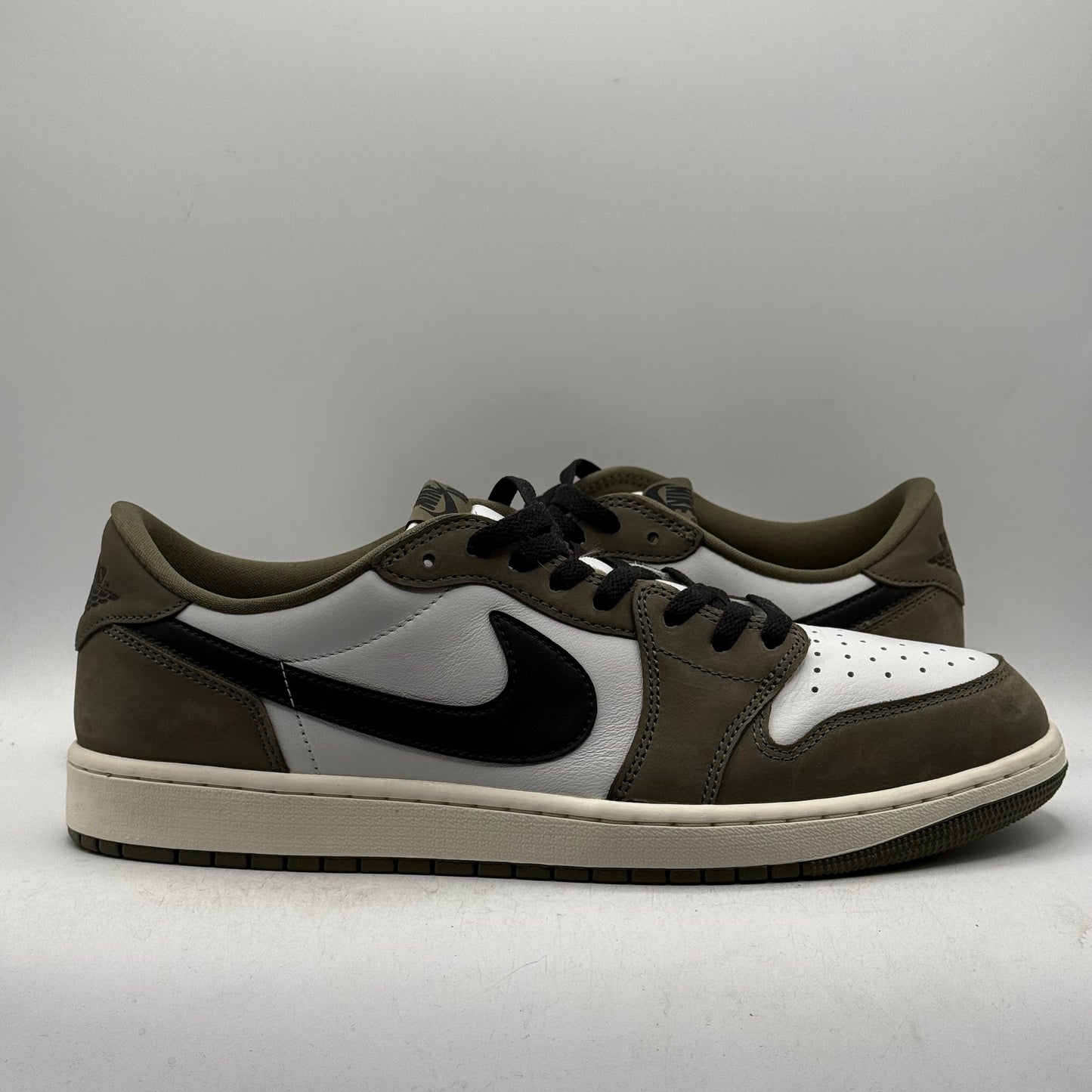 (USED) Jordan 1 Low Medium Olive Size 13