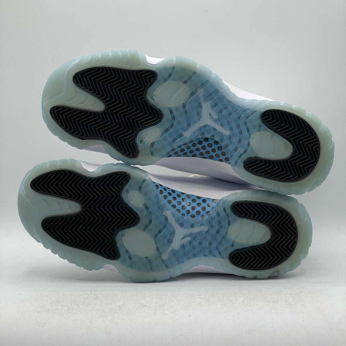 (USED) Jordan 11 Legend Blue (2024) Size 7.5