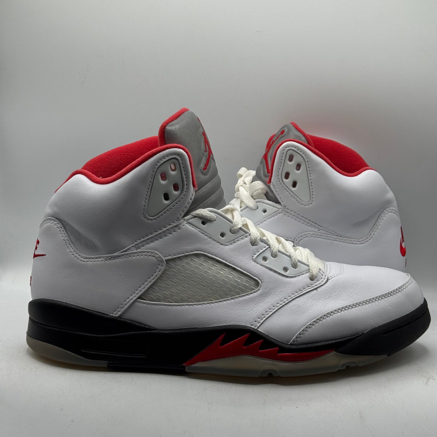 (USED) Jordan 5 Fire Red (2020) Size 11.5