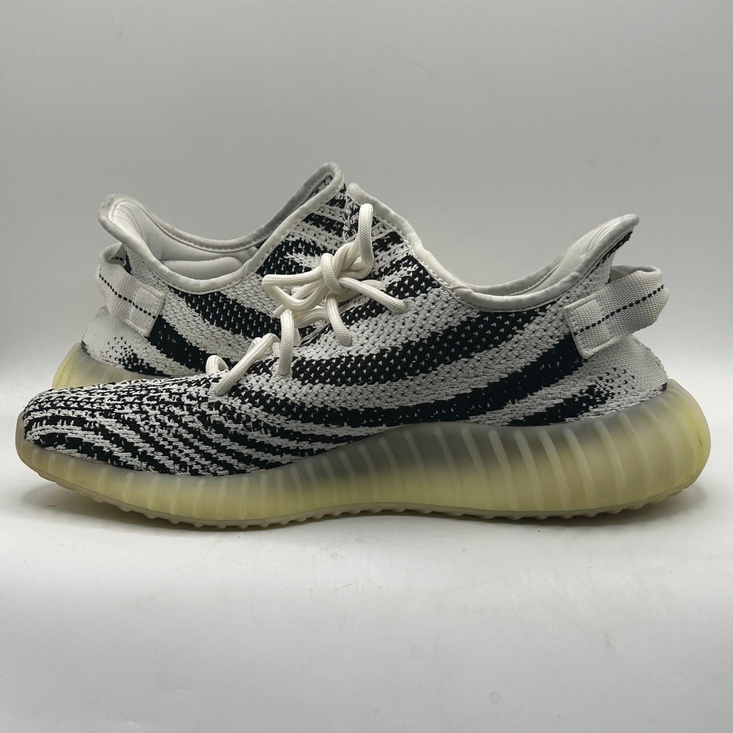 (used) Yeezy 350 Blue Tint Size 9