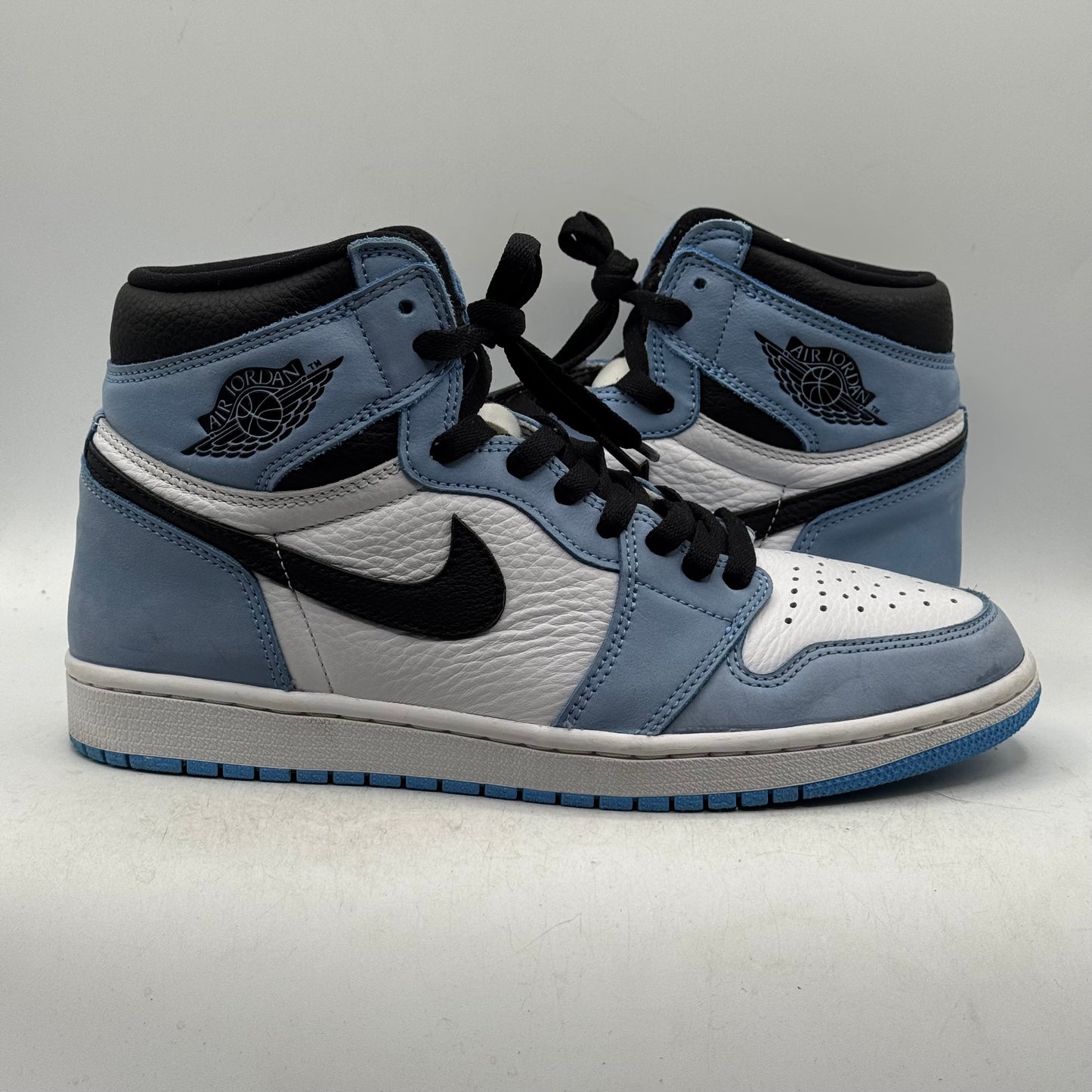 (USED) Jordan 1 High University Blue Size 9.5