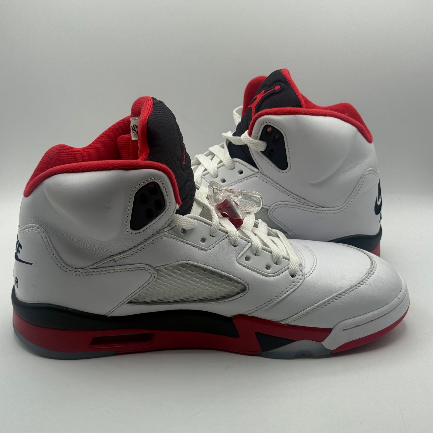 (USED NO BOX) Jordan 5 Black Tongue Size 10.5