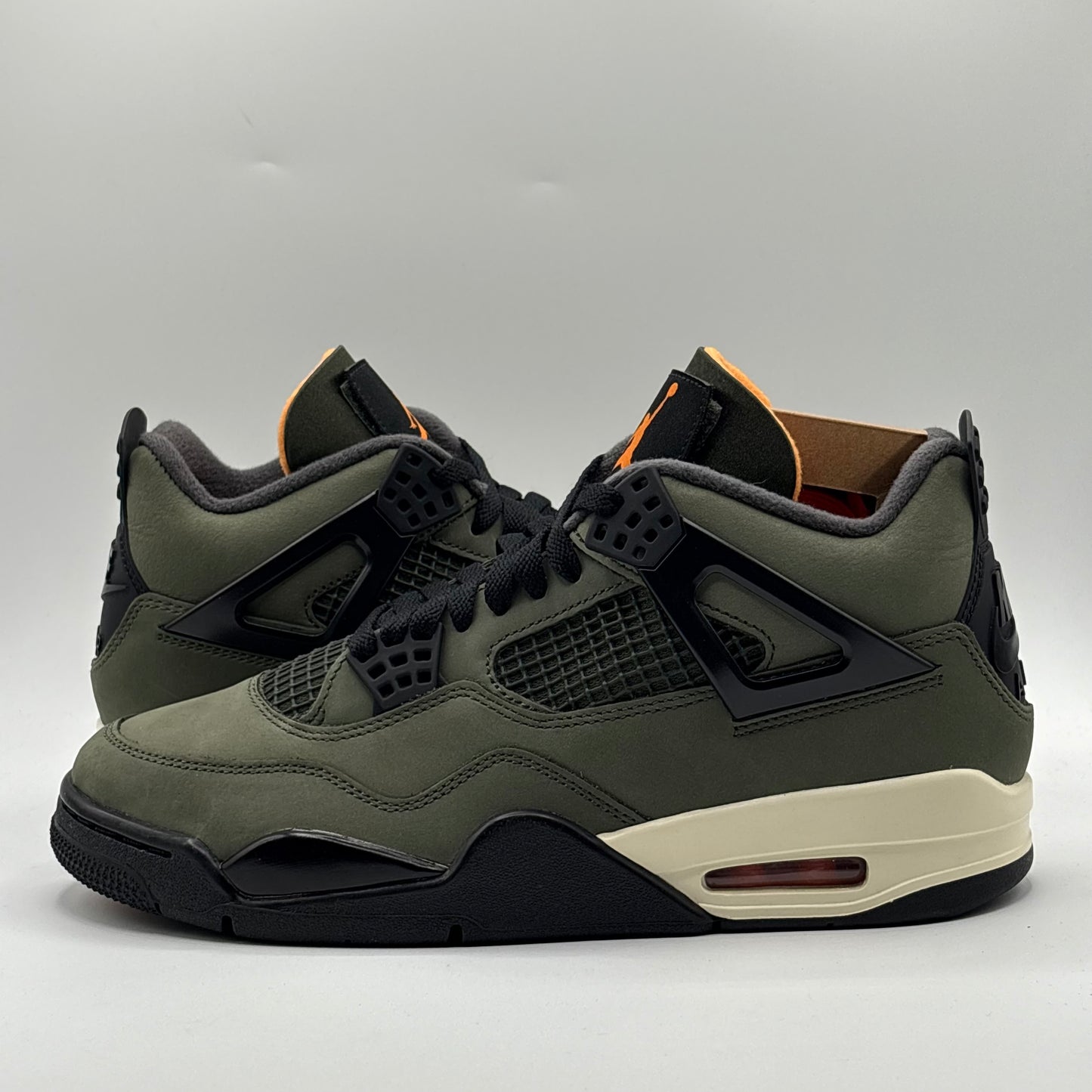 (Worn 1x) Jordan 4 Undefeated Szie 8.5
