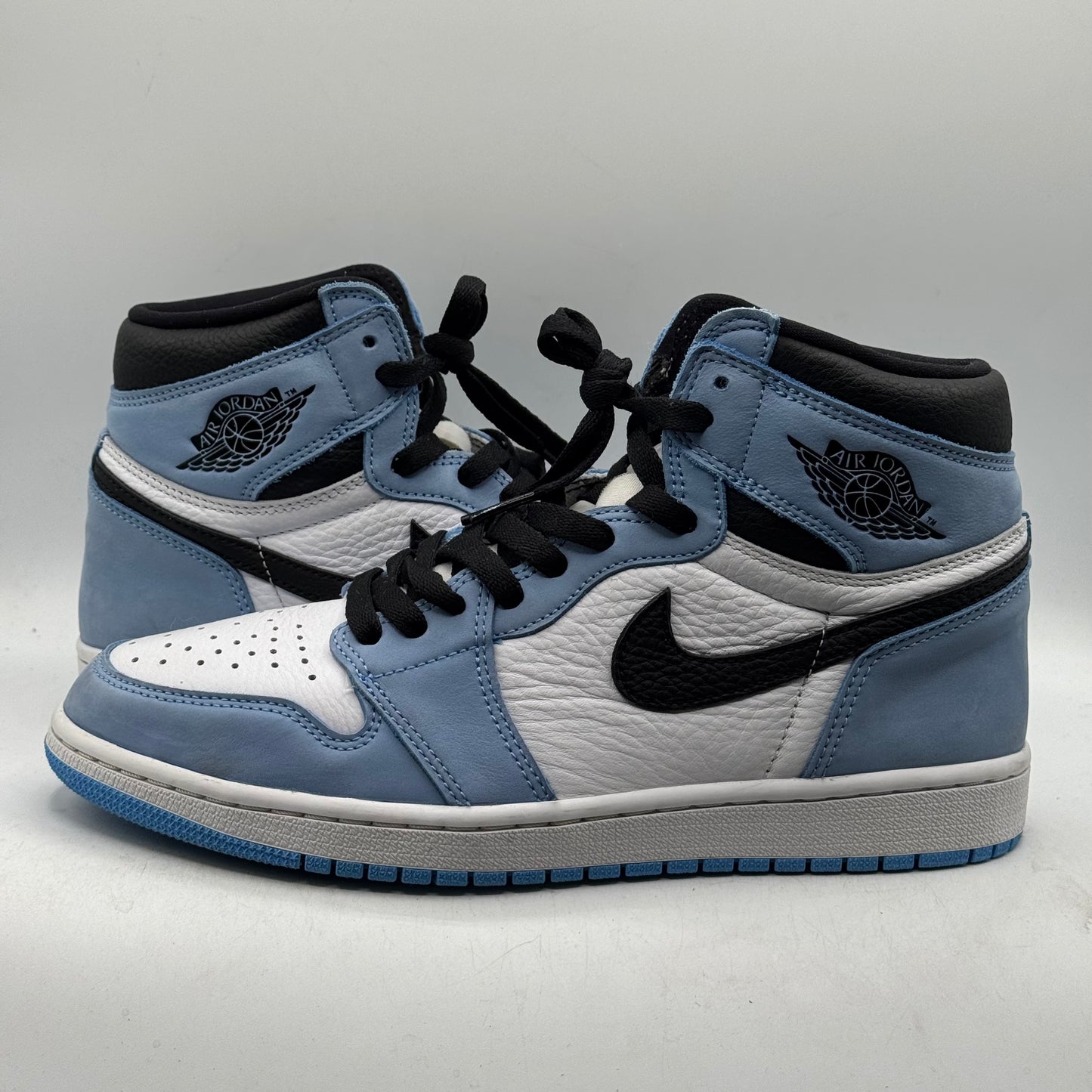 (USED) Jordan 1 High University Blue Size 9.5