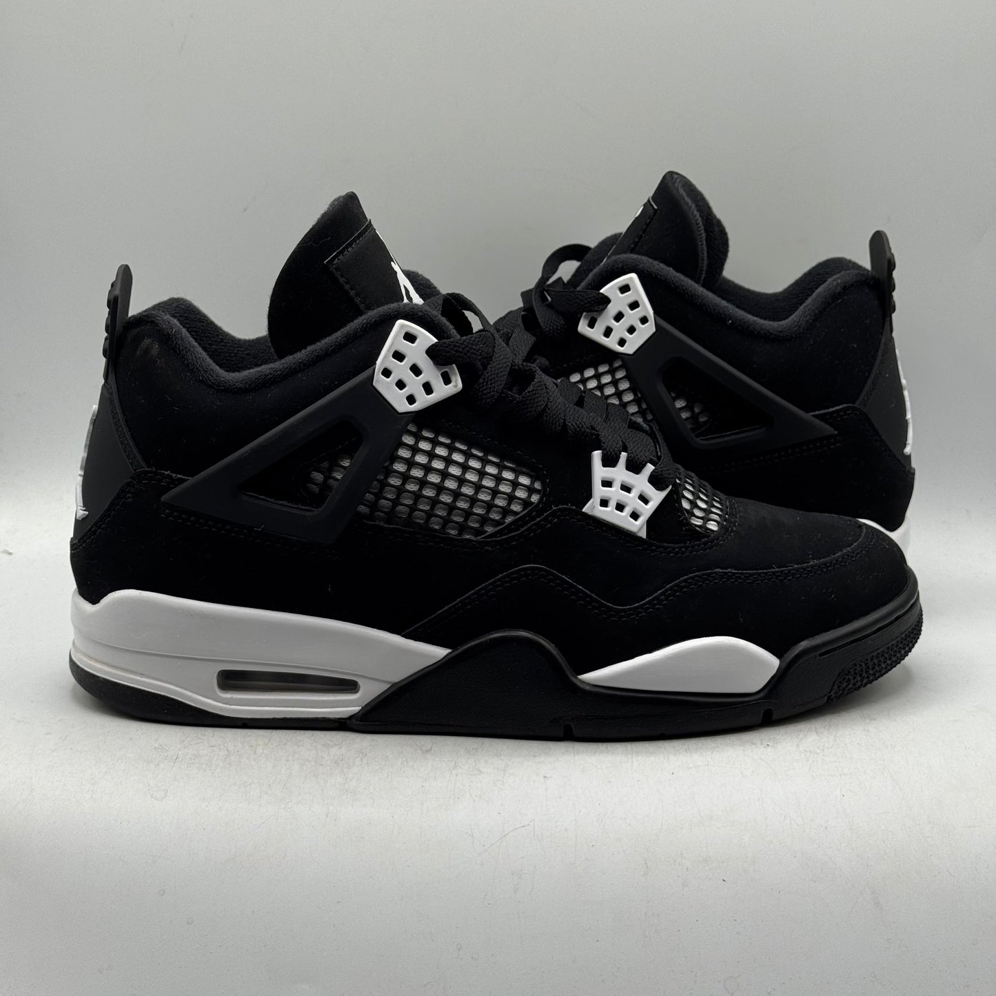(USED) Jordan 4 White Thunder Size 9