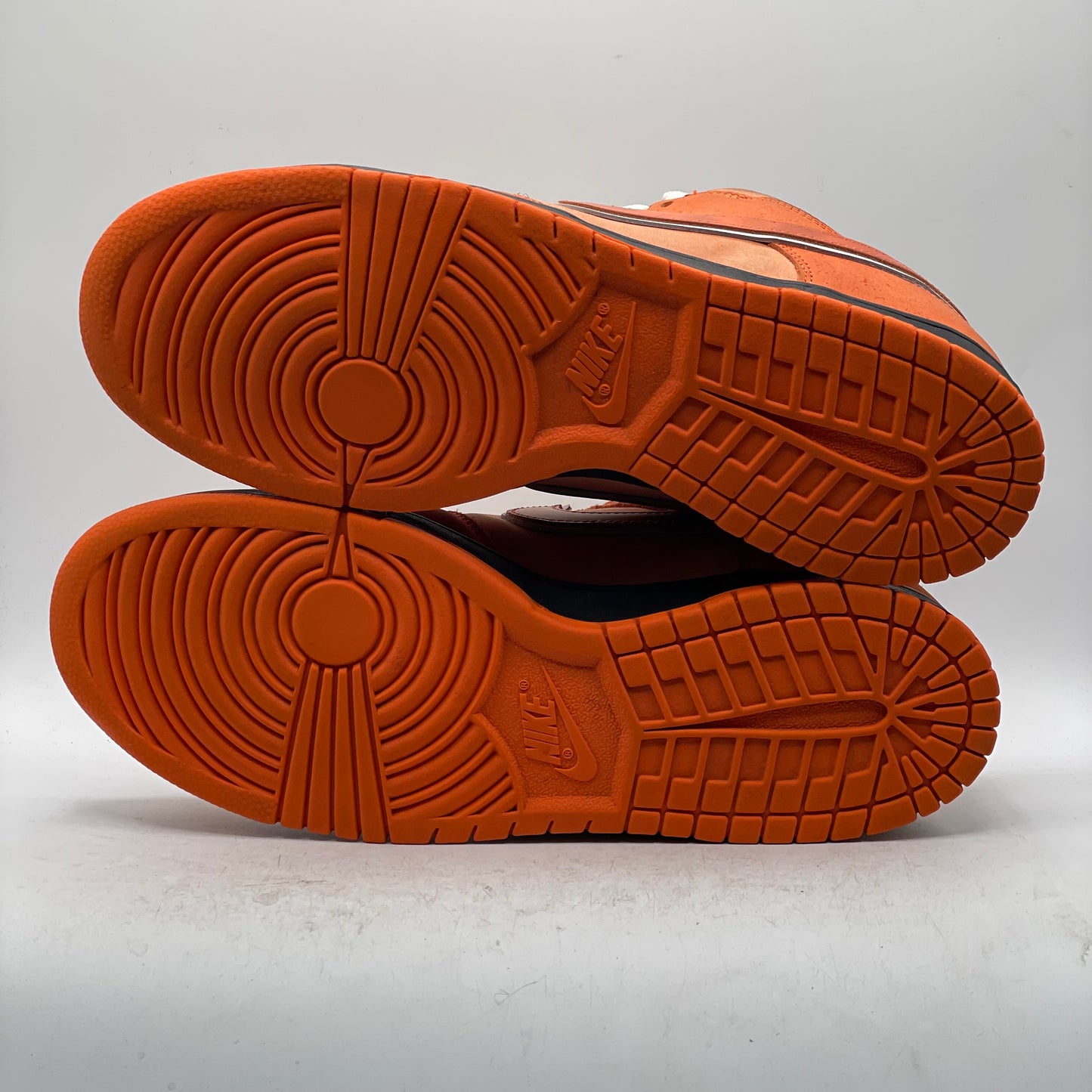 (USED) Nike SB Dunk Low Orange Lobster Size 10.5