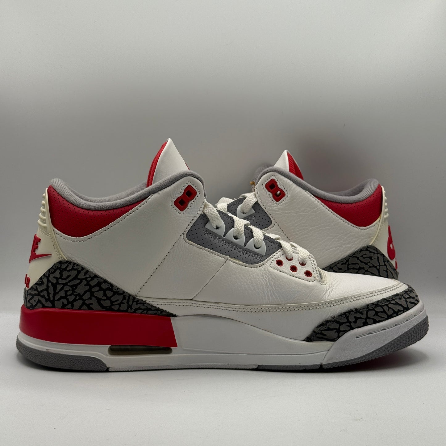 (USED) Jordan 3 Fire Red Size 11.5