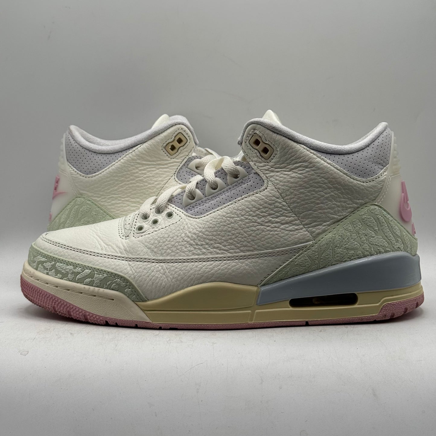 (USED) Jordan 3 Spring Is In The Air Size 9