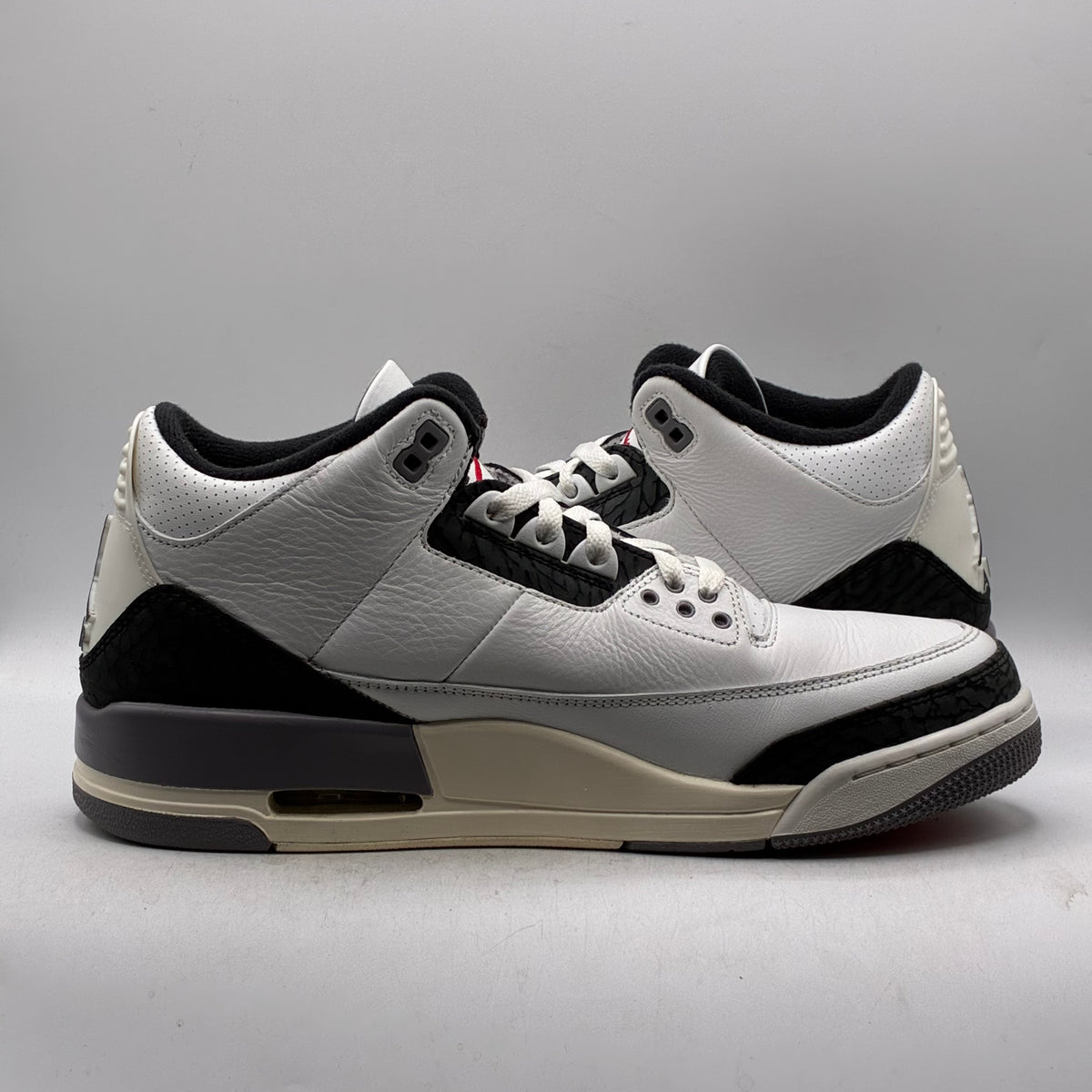 (USED) Jordan 3 Cement Grey Size 10.5