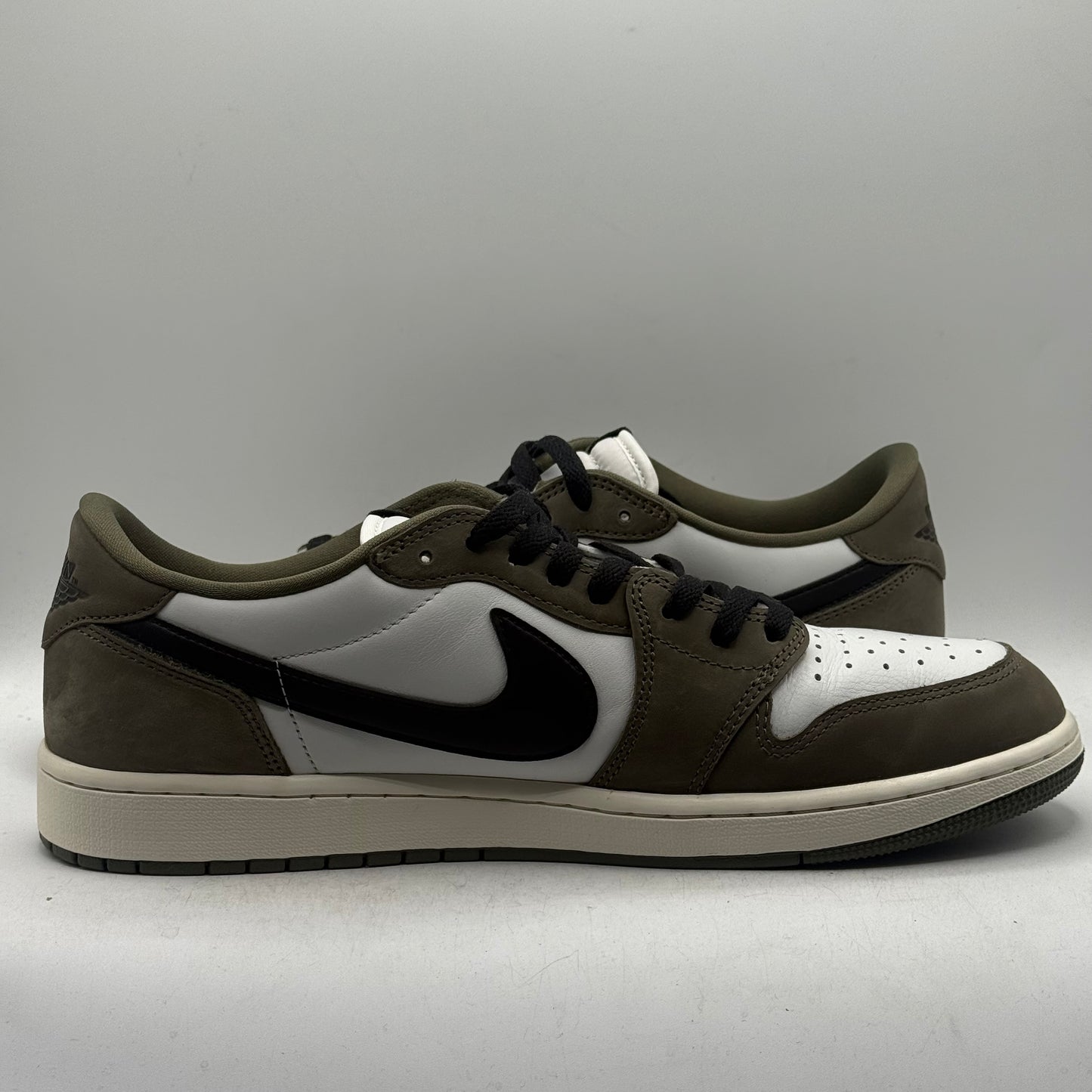 (USED) Jordan 1 Low Medium Olive Size 13