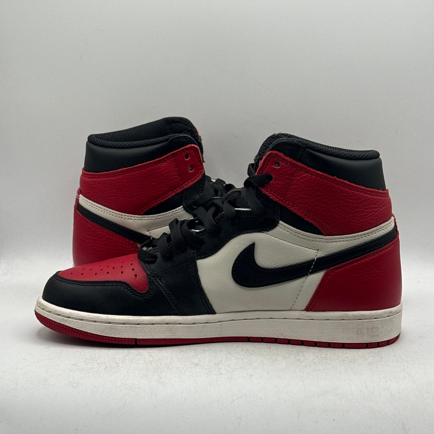(Used No Box) Jordan 1 High Bred Toe Size 8