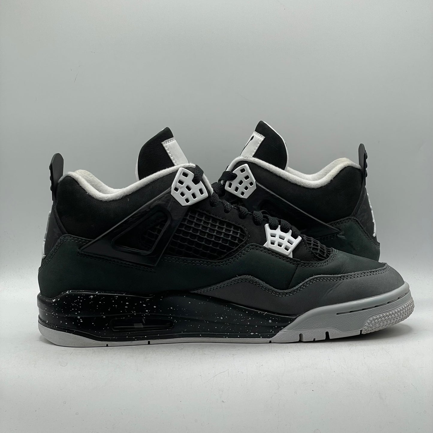(USED) Jordan 4 Fear Size 8.5