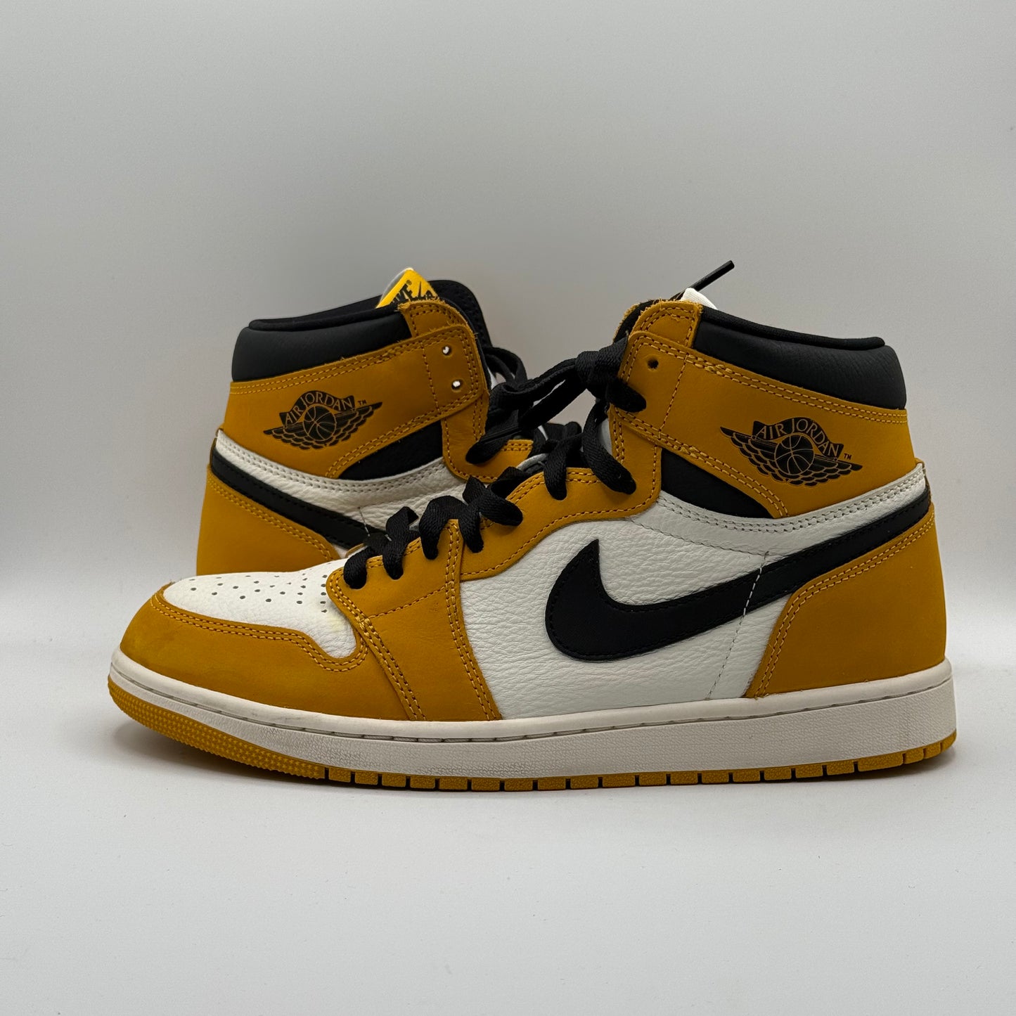 (Used) Jordan 1 High Yellow Ochre Size 10