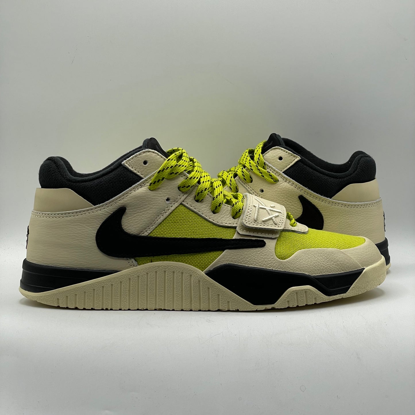 (USED) Jordan Jumpman Jack Travis Scott Bright Cactus Size 11