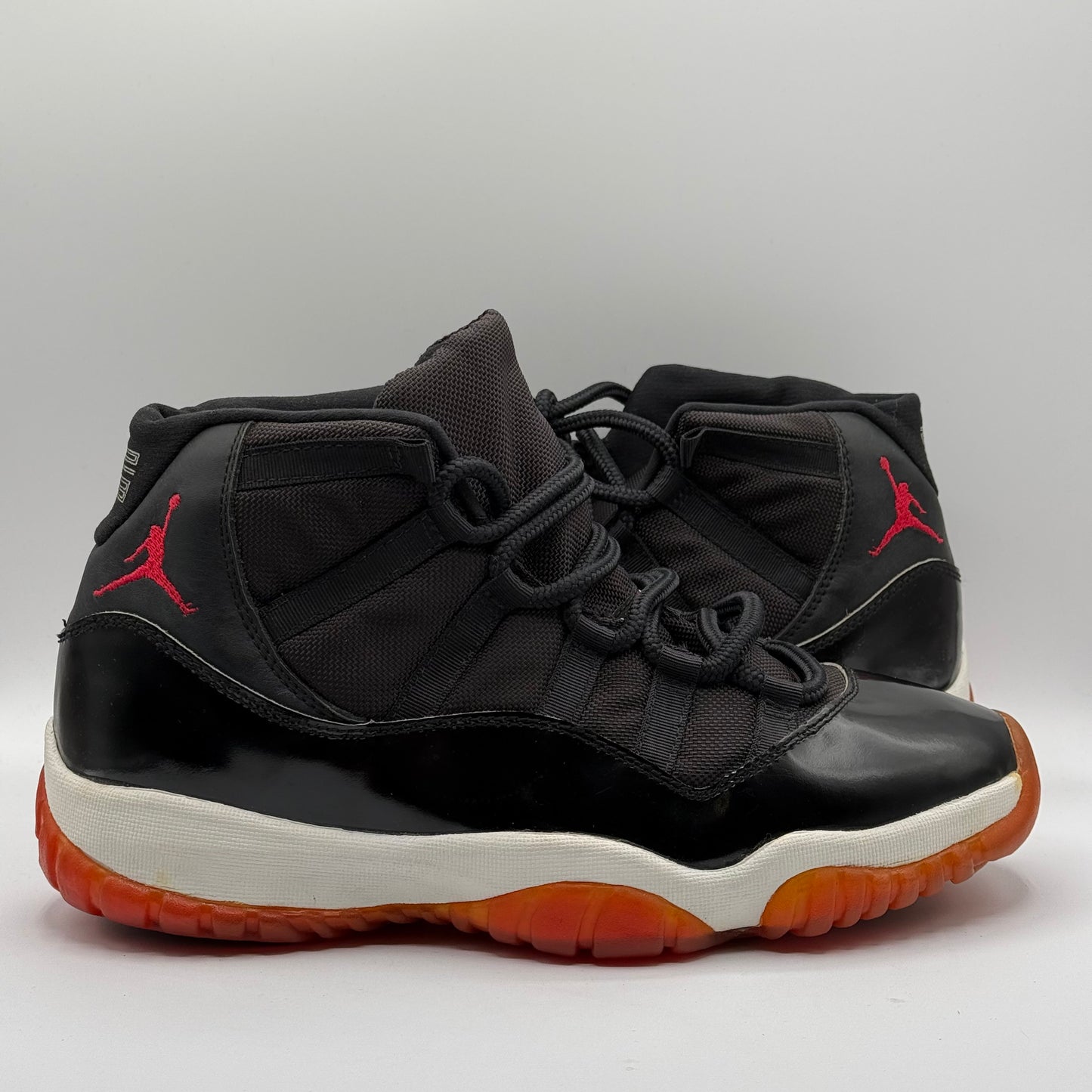 (DS) Jordan 11 OG Playoff Size 10 (1995) (PERFECT CONDITON)