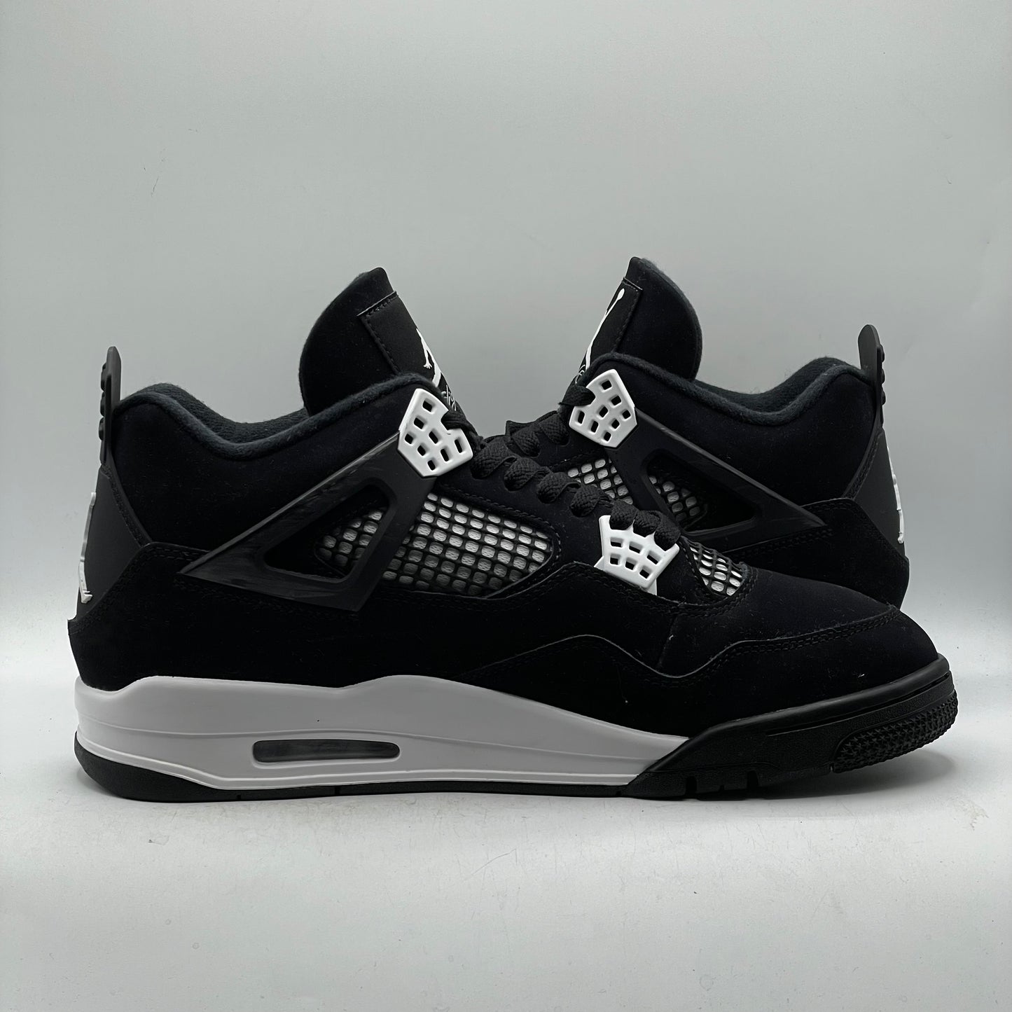 (Used) Jordan 4 White Thunder Size 11