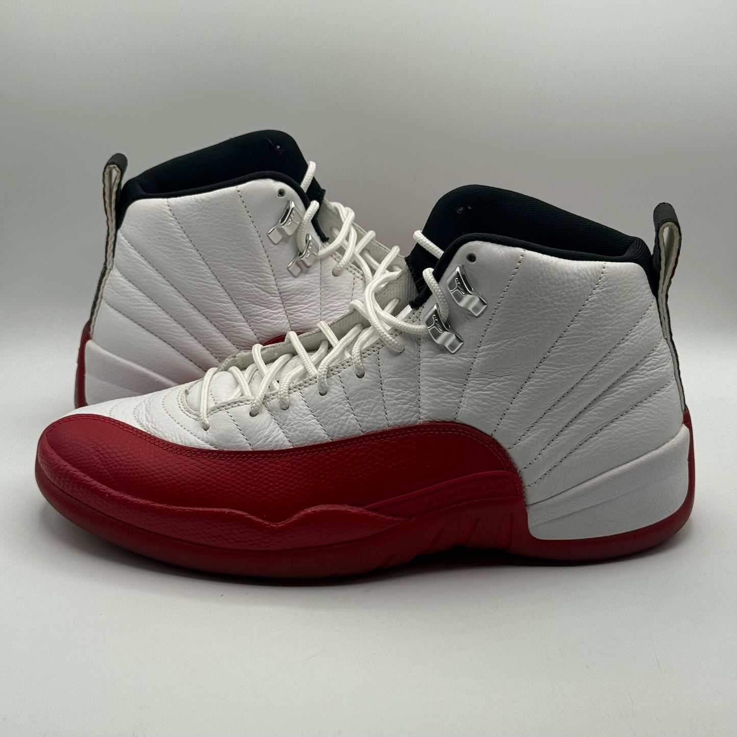 (USED NO BOX) Jordan 12 Cherry Size 10.5