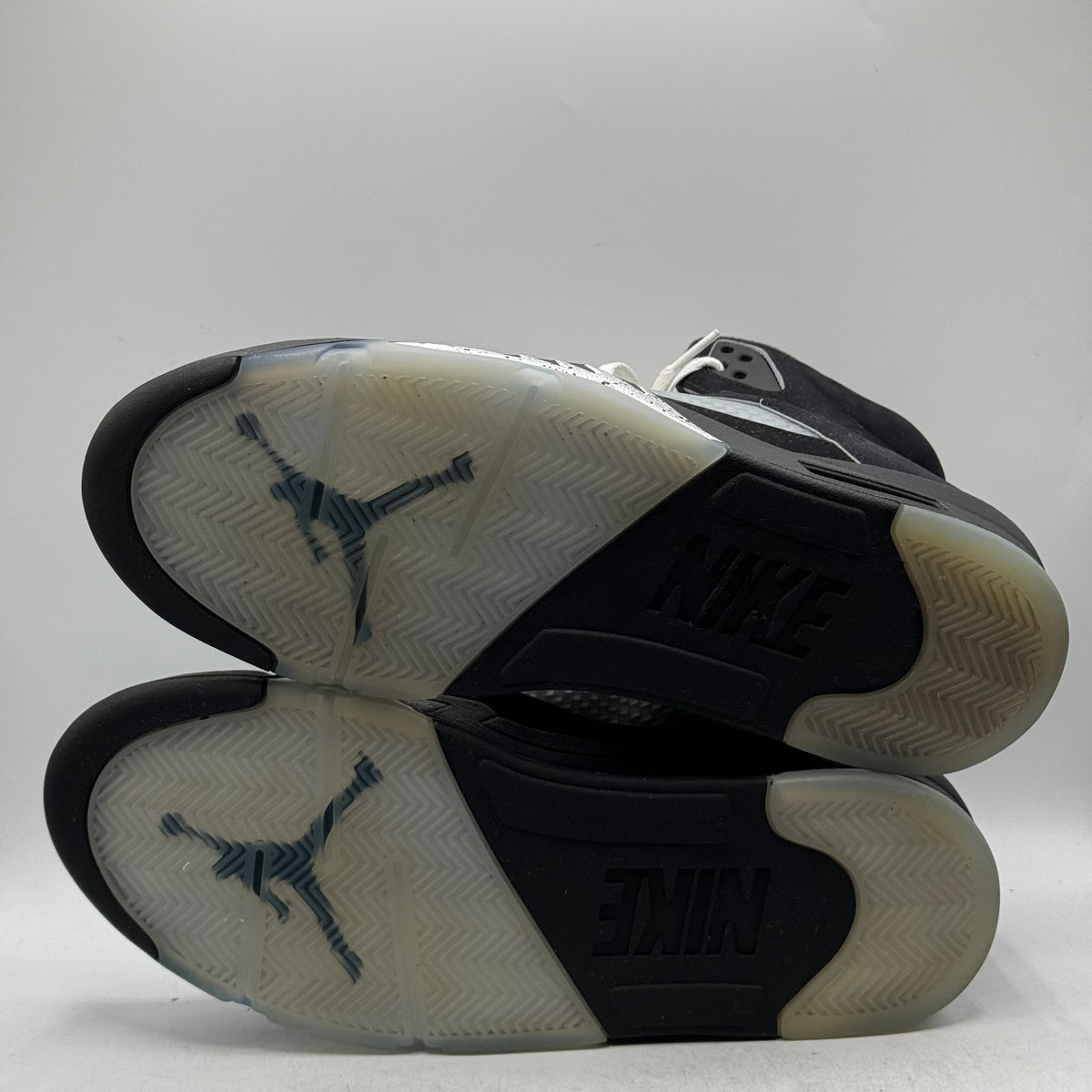 (USED) Jordan 5 Black Metallic Reimagined Size 11.5