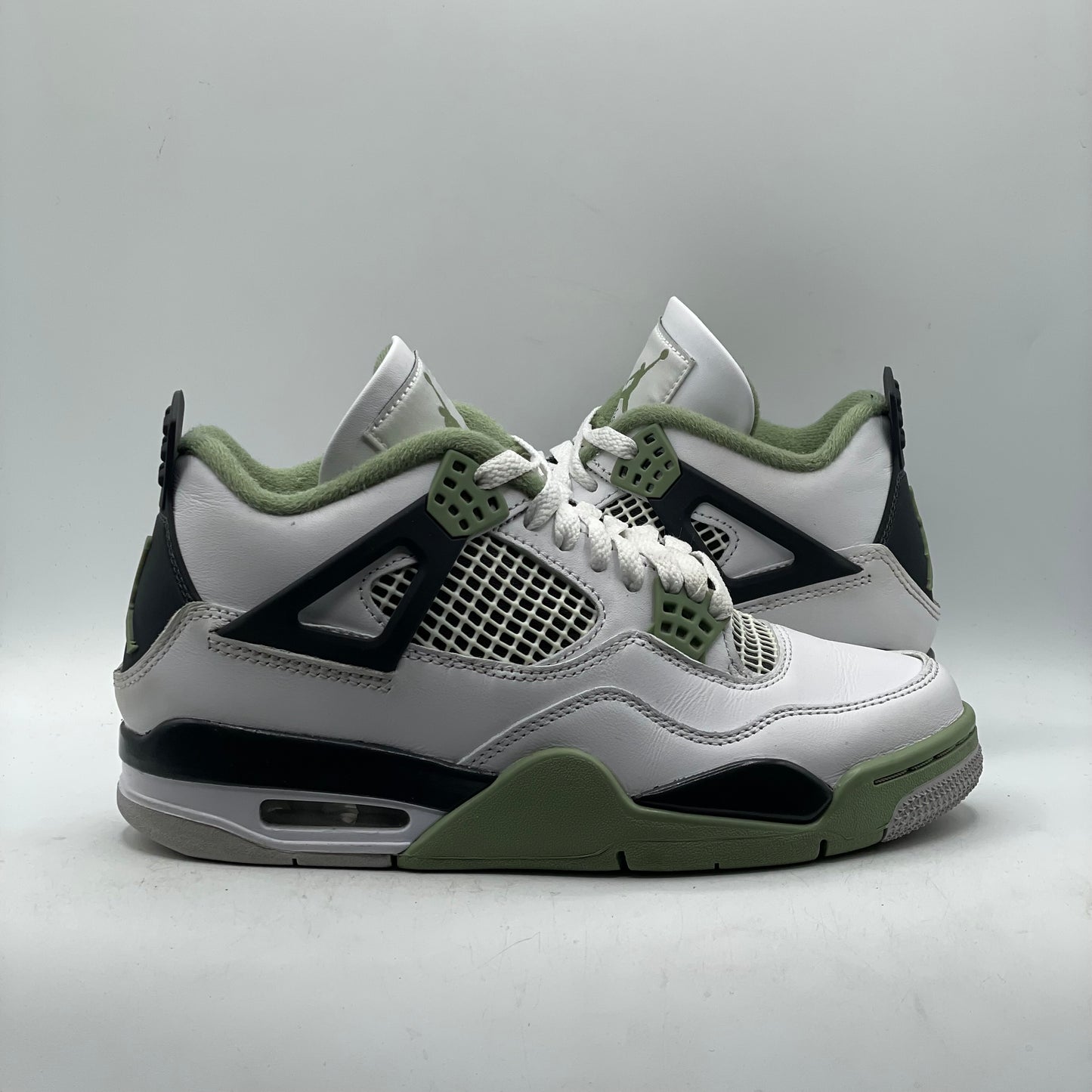 (USED NO BOX) Jordan 4 Seafoam (W) Size 7W/5.5Y