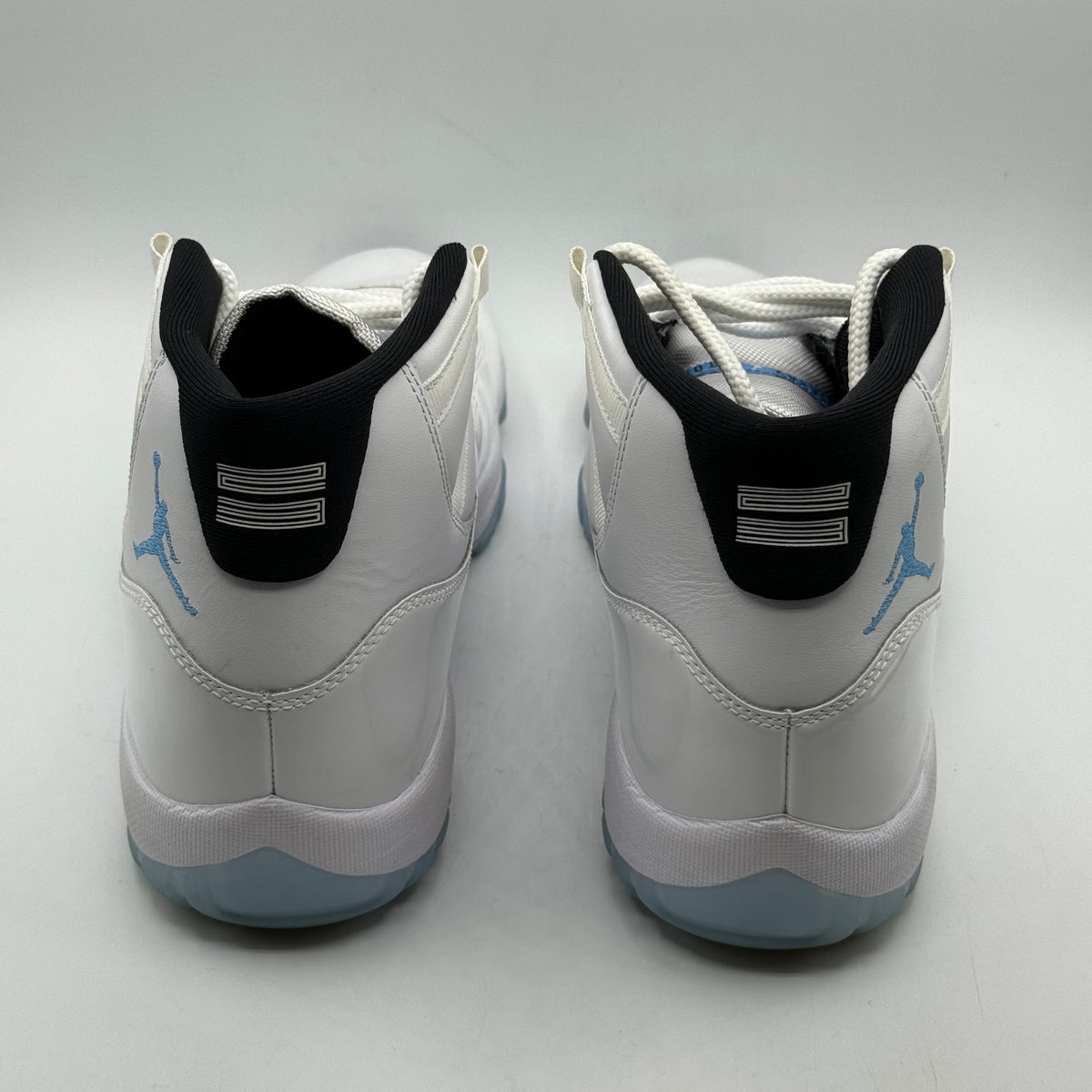 (USED) Jordan 11 Legend Blue Size 11