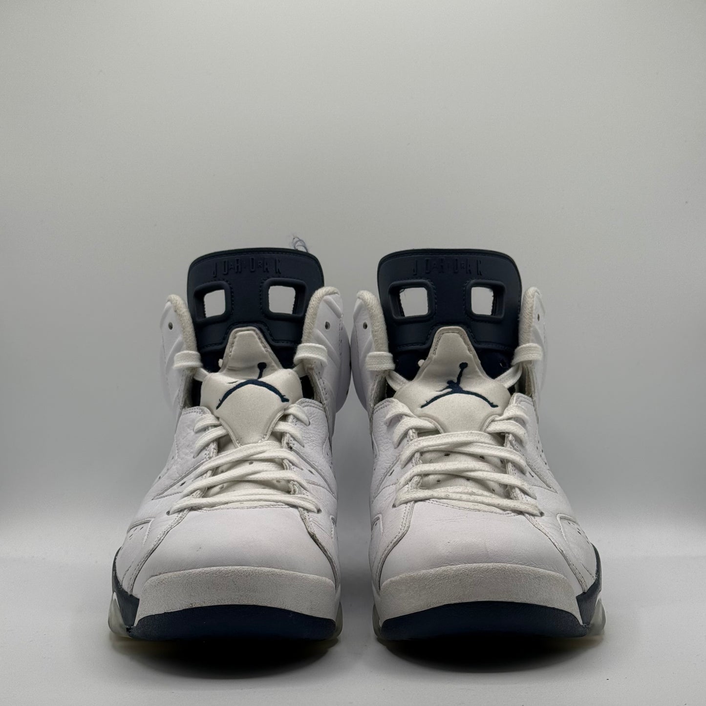 (Used) Jordan 6 Midnight. Navy Size 10.5