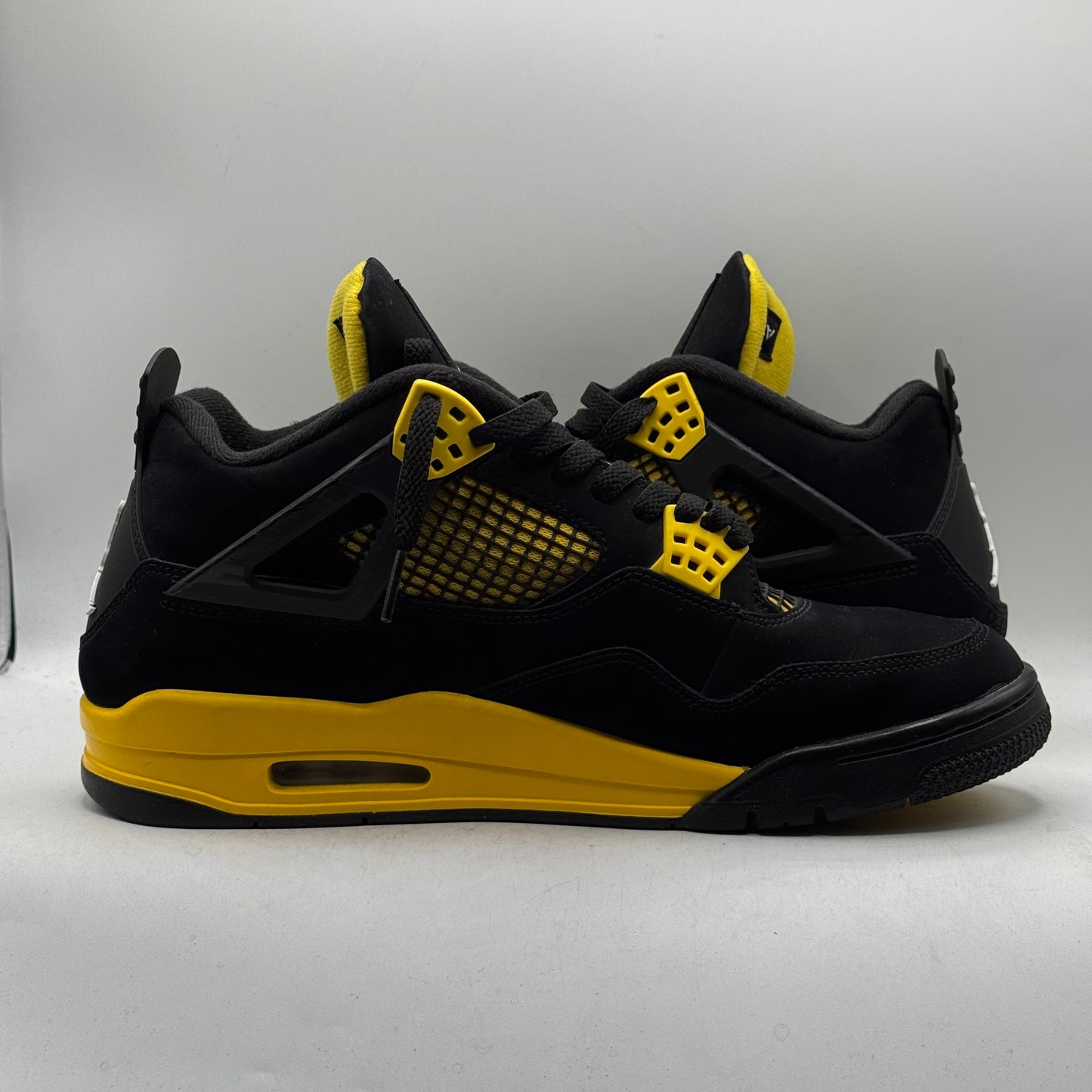 (USED) Jordan 4 Thunder Size 11