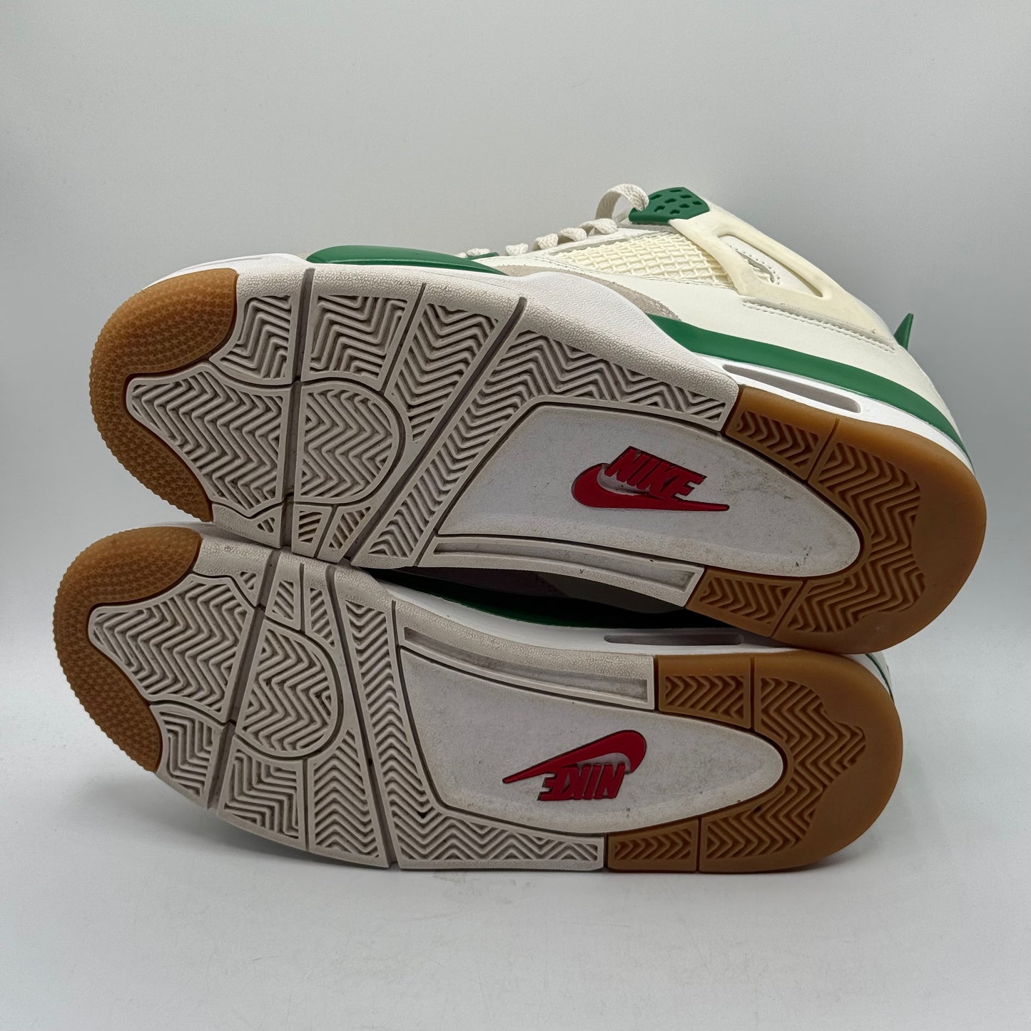 (USED) Jordan 4 SB Pine Green Size 9.5