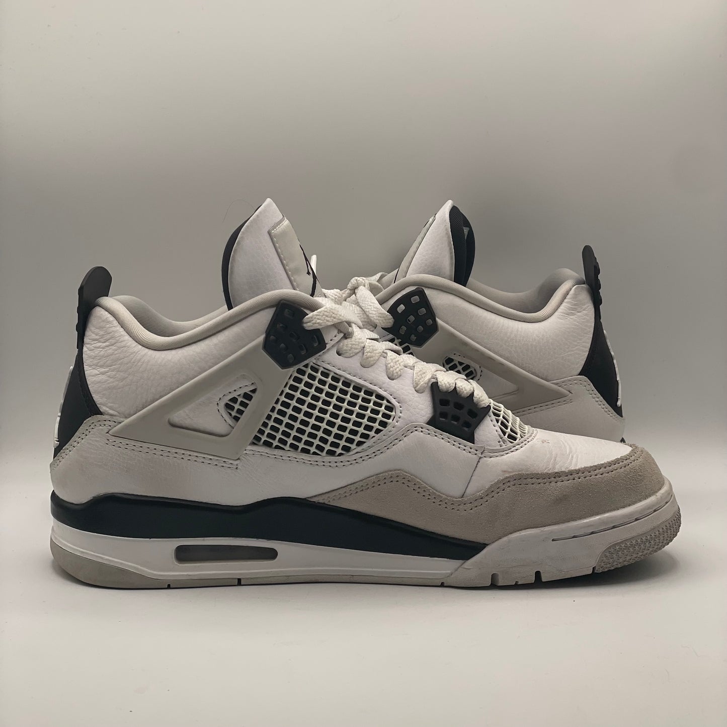 (USED NO BOX) Jordan 4 Military Black Size 9