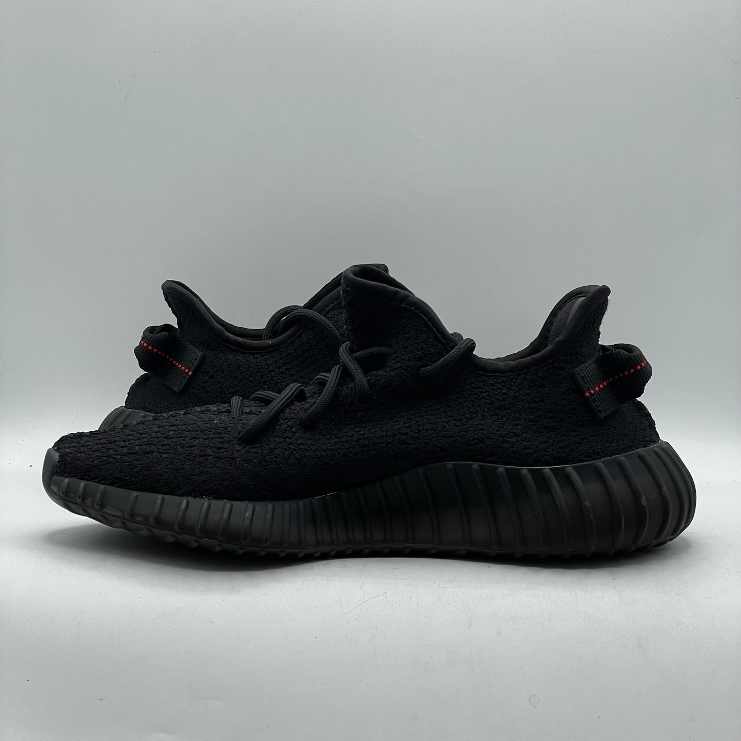 (USED NO BOX) Yeezy 350 V2 Bred Size 7