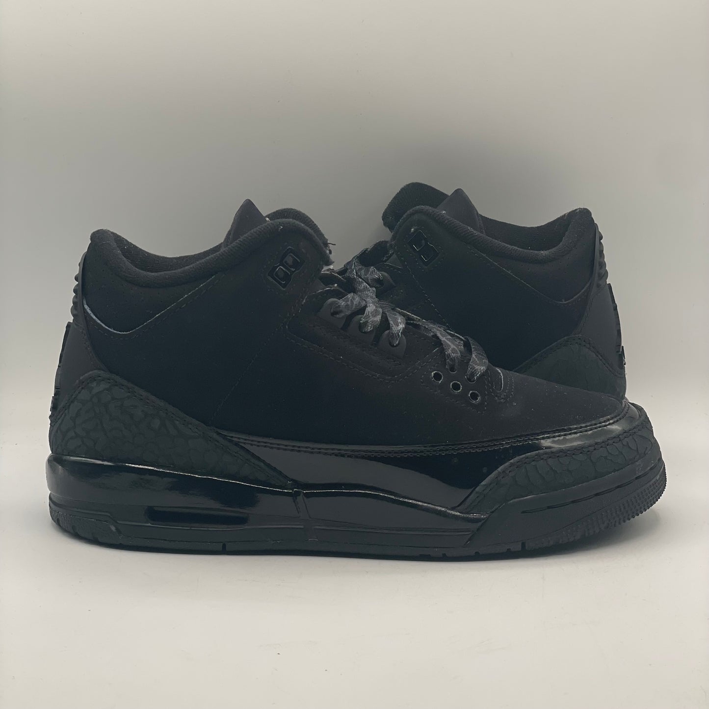 (USED) Jordan 3 Black Cat Size 6.5Y