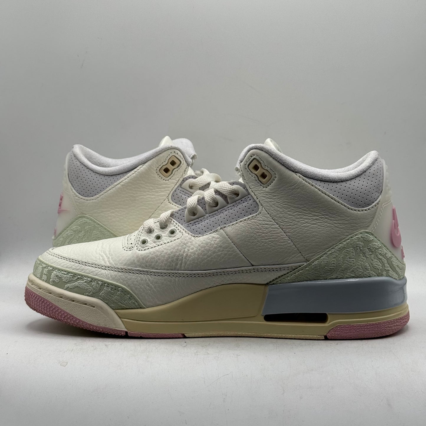 (USED) Jordan 3 Spring Is In The Air Size 9