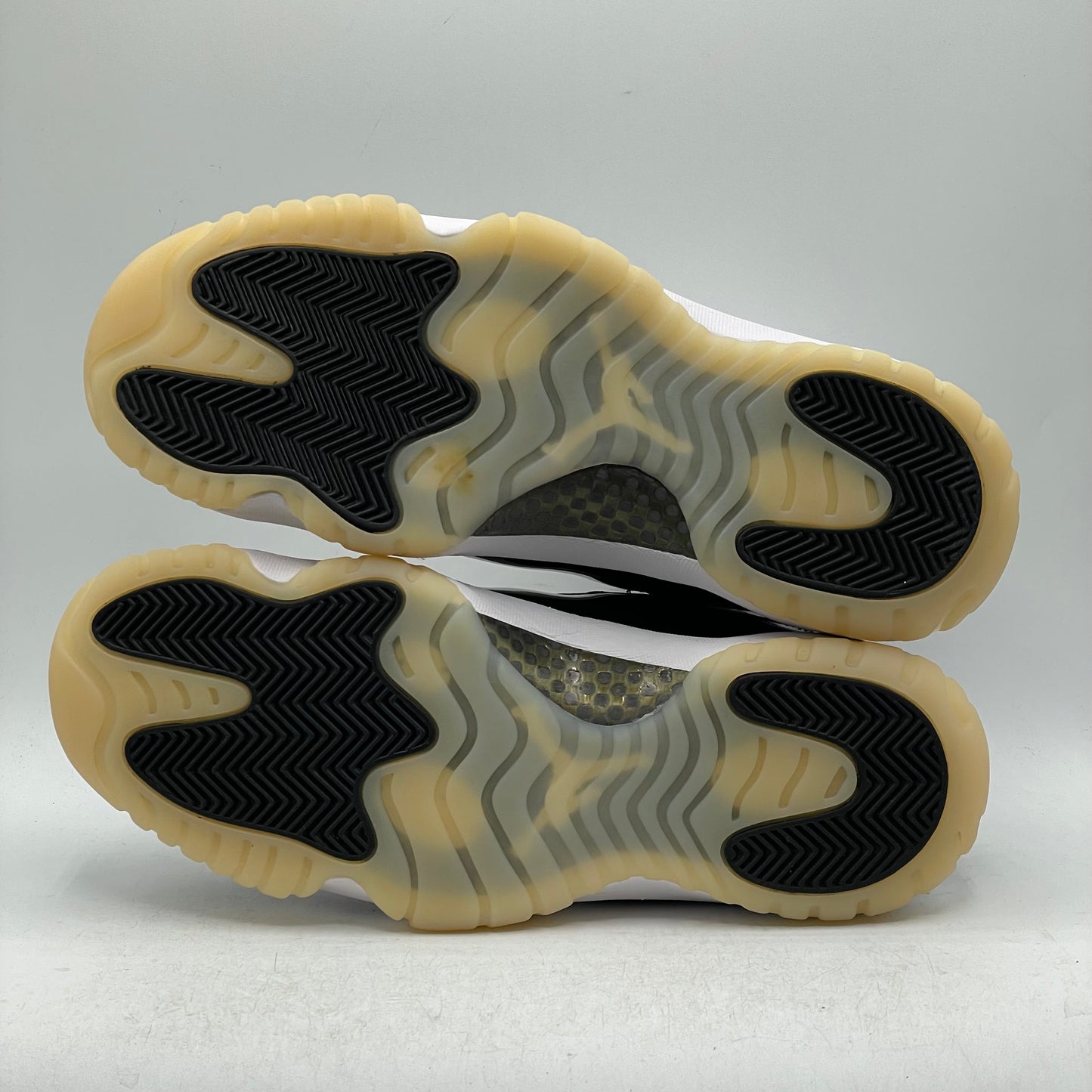 (USED) Jordan 11 Gratitude (2023) Size 9.5
