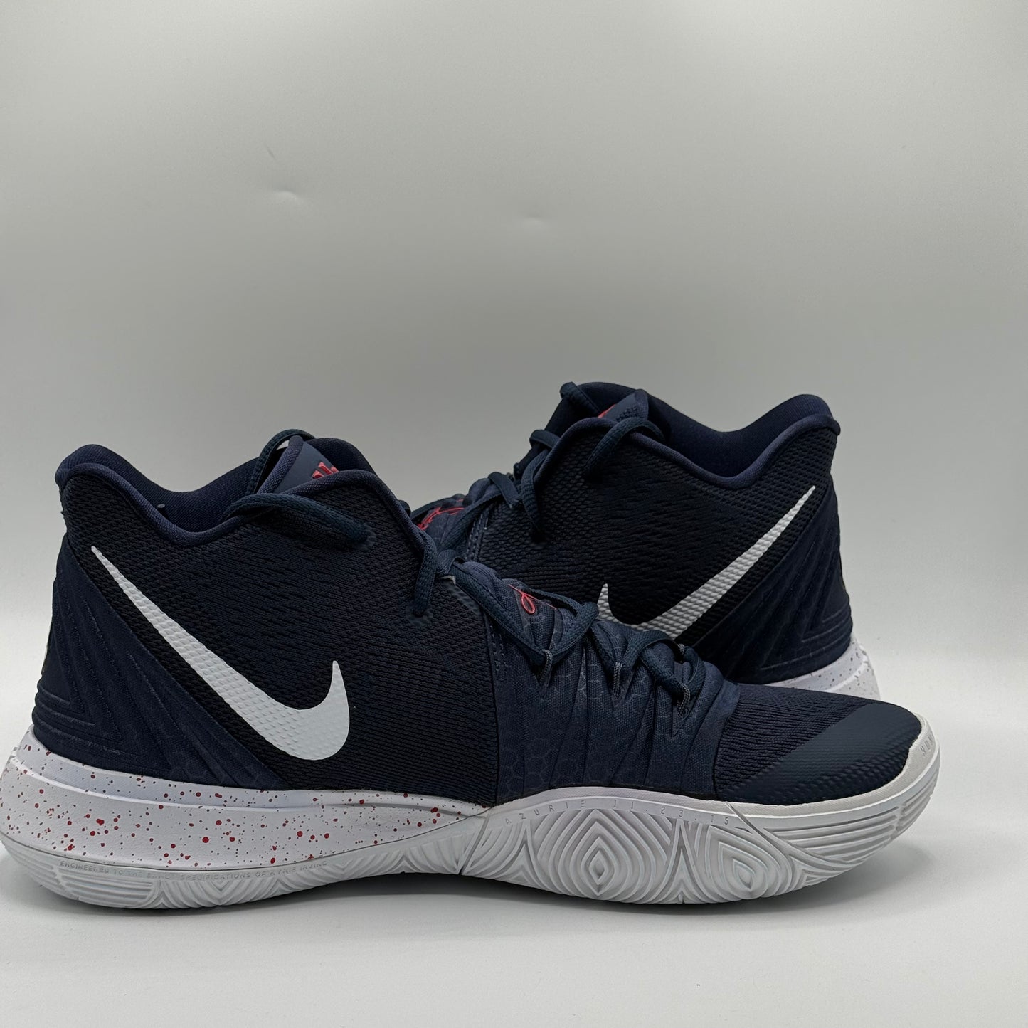 Nike Kyrie 5 PE UCONN HUSKIES Size 12