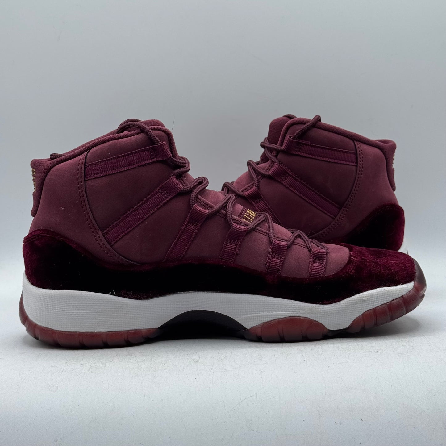(Used No Box) Jordan 11 High Heiress Night Maroon Size 6.5Y