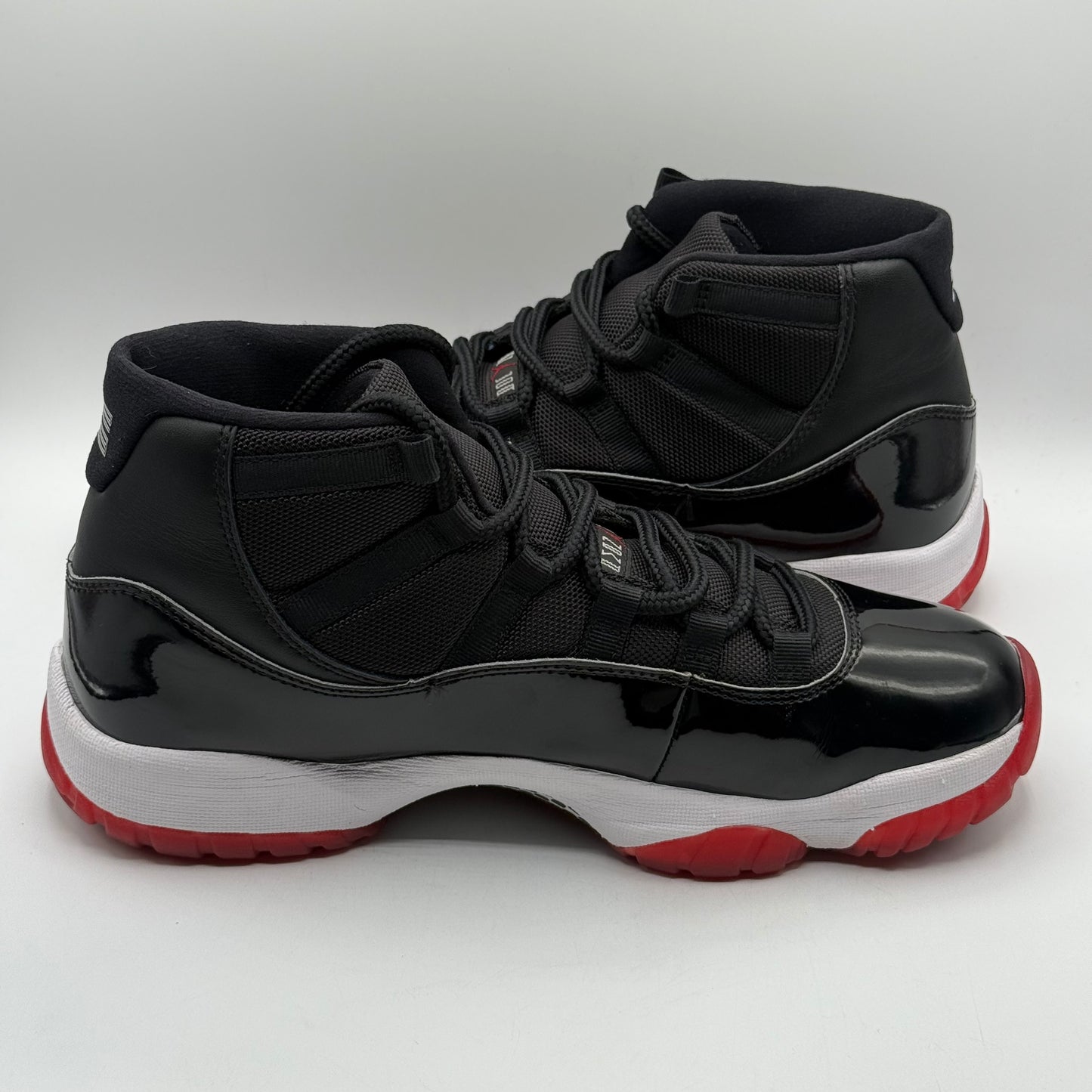 (USED REP BOX) Jordan 11 Bred Size 10.5