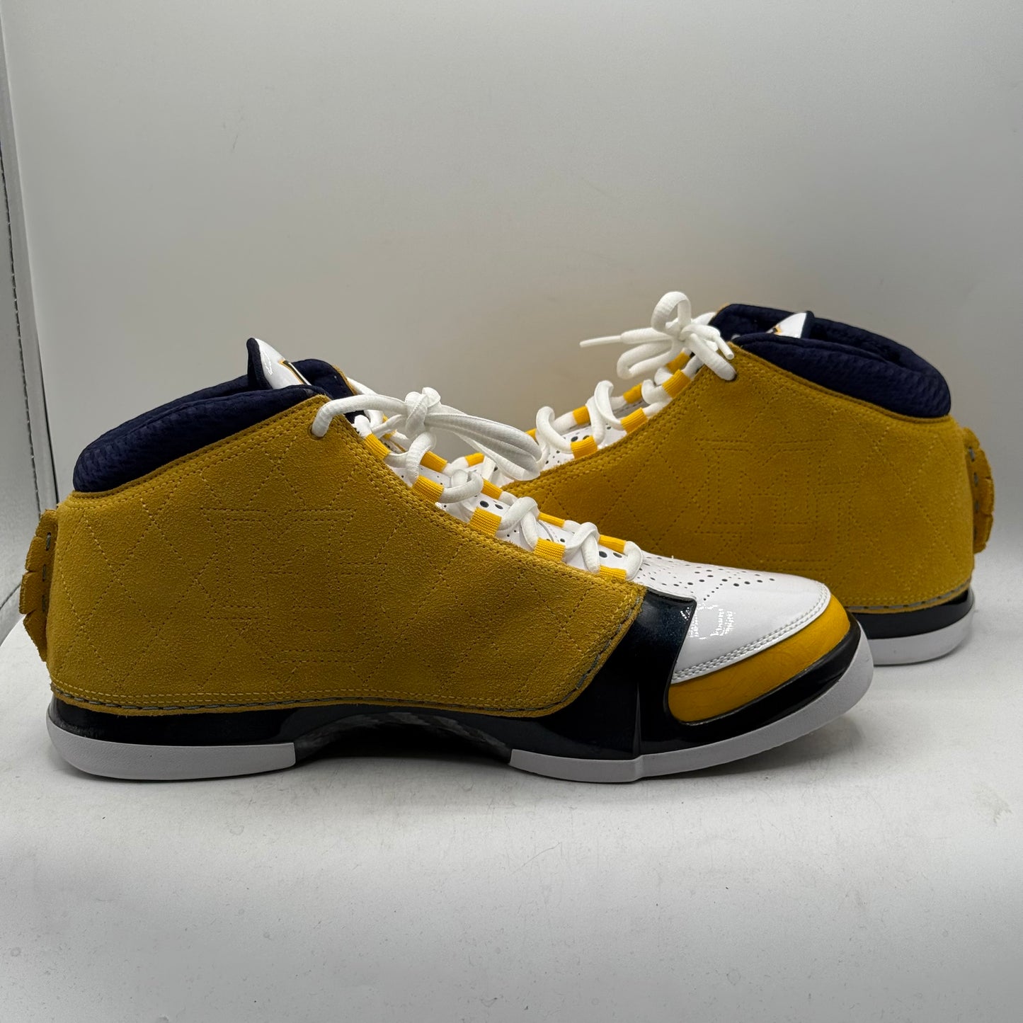 (Used) Jordan 23 Retro Marquette PE Size 10.5