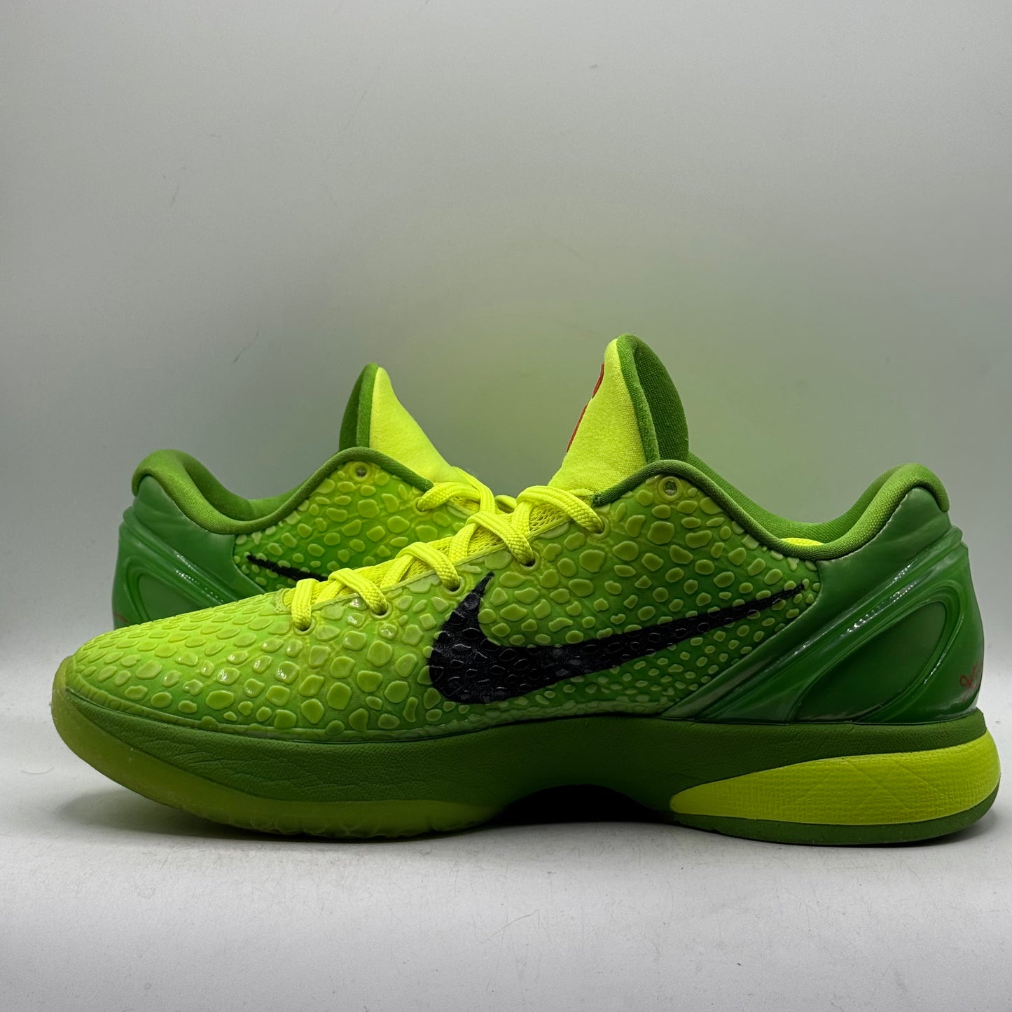 (USED) Nike Kobe 6 Grinch (2020) Size 10