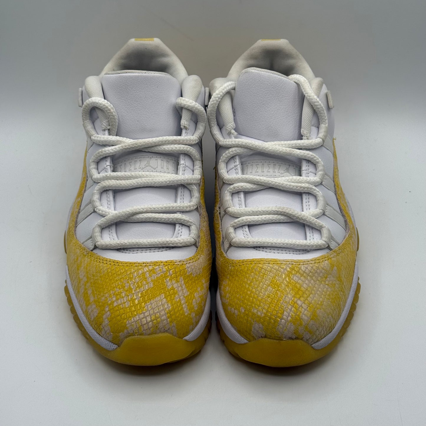 (USED) Jordan 11 Low Yellow Snakeskin Size 8W/6.5Y