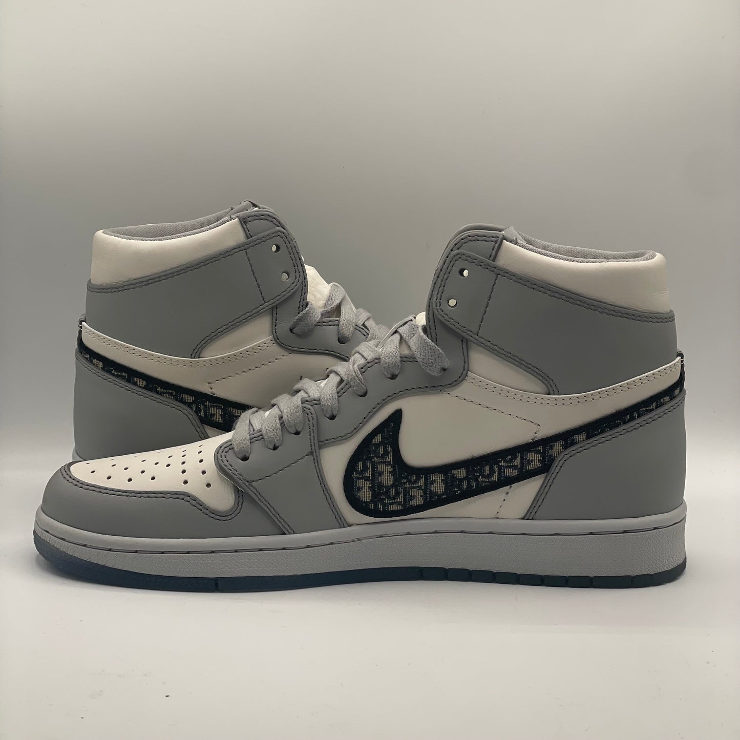 (Brand New,No Box) Jordan 1 High Dior Size 8.5