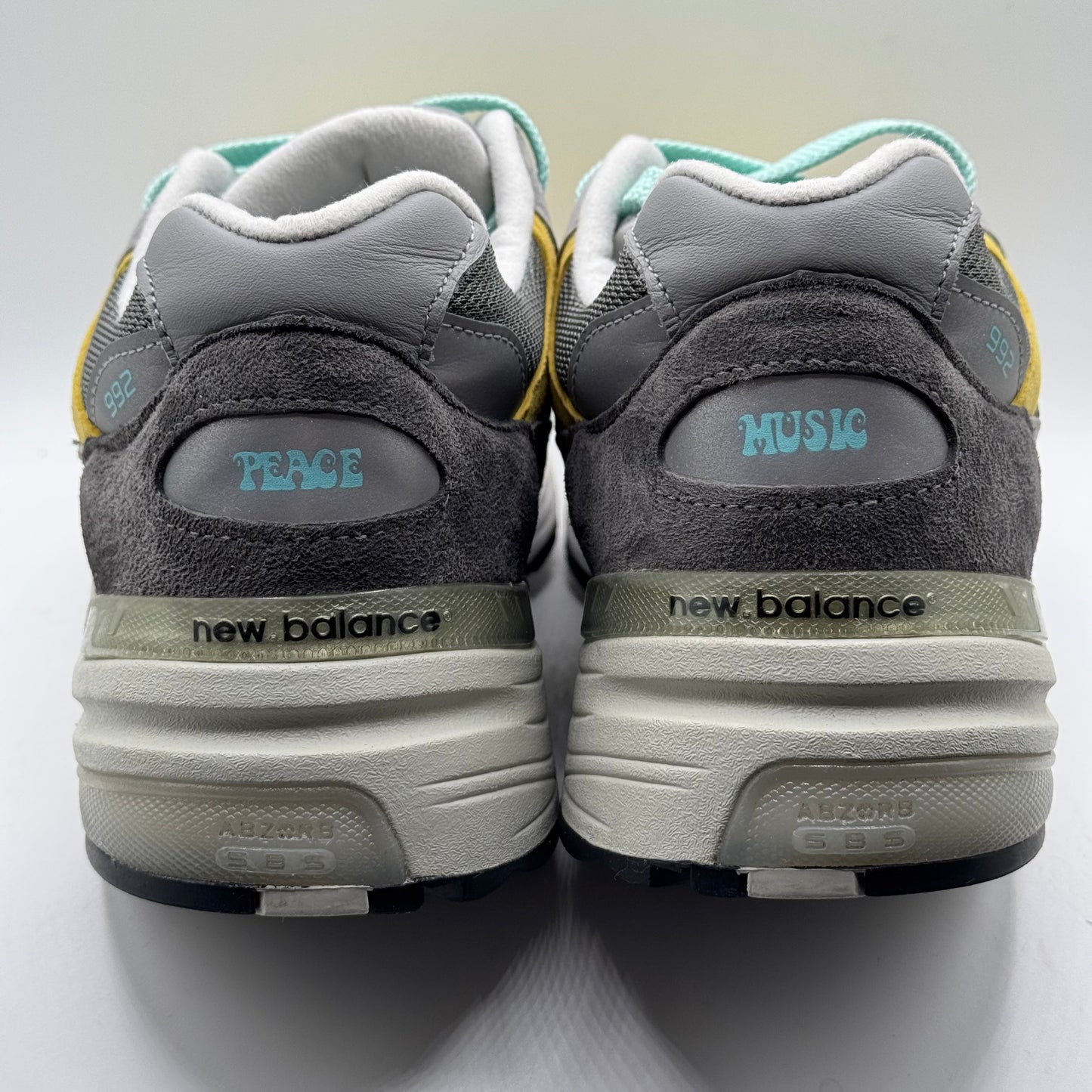 (USED) New Balance 992 Nice Kicks Amoeba Music Grey Size 12