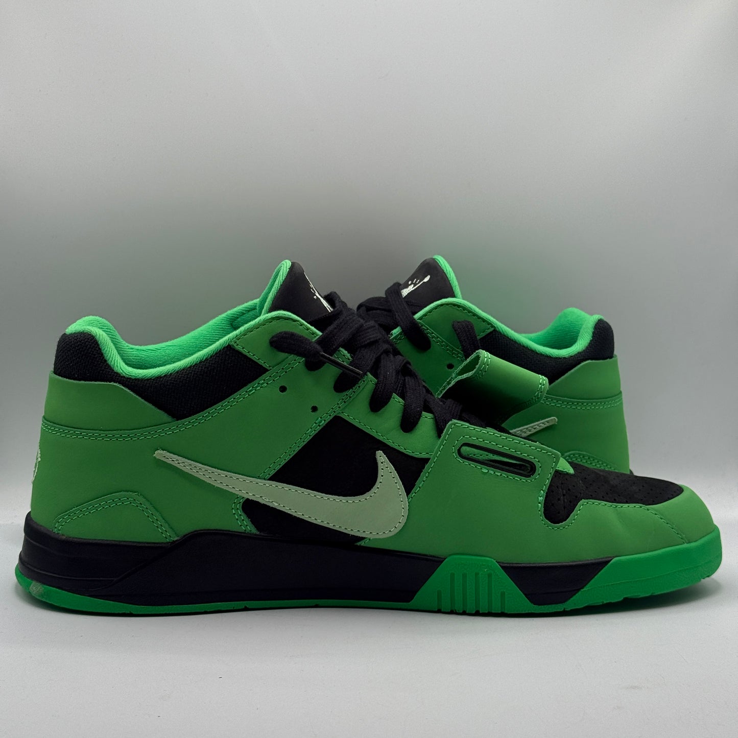(USED) Jordan T-Rexx Travis Scott Green Spark Size 14