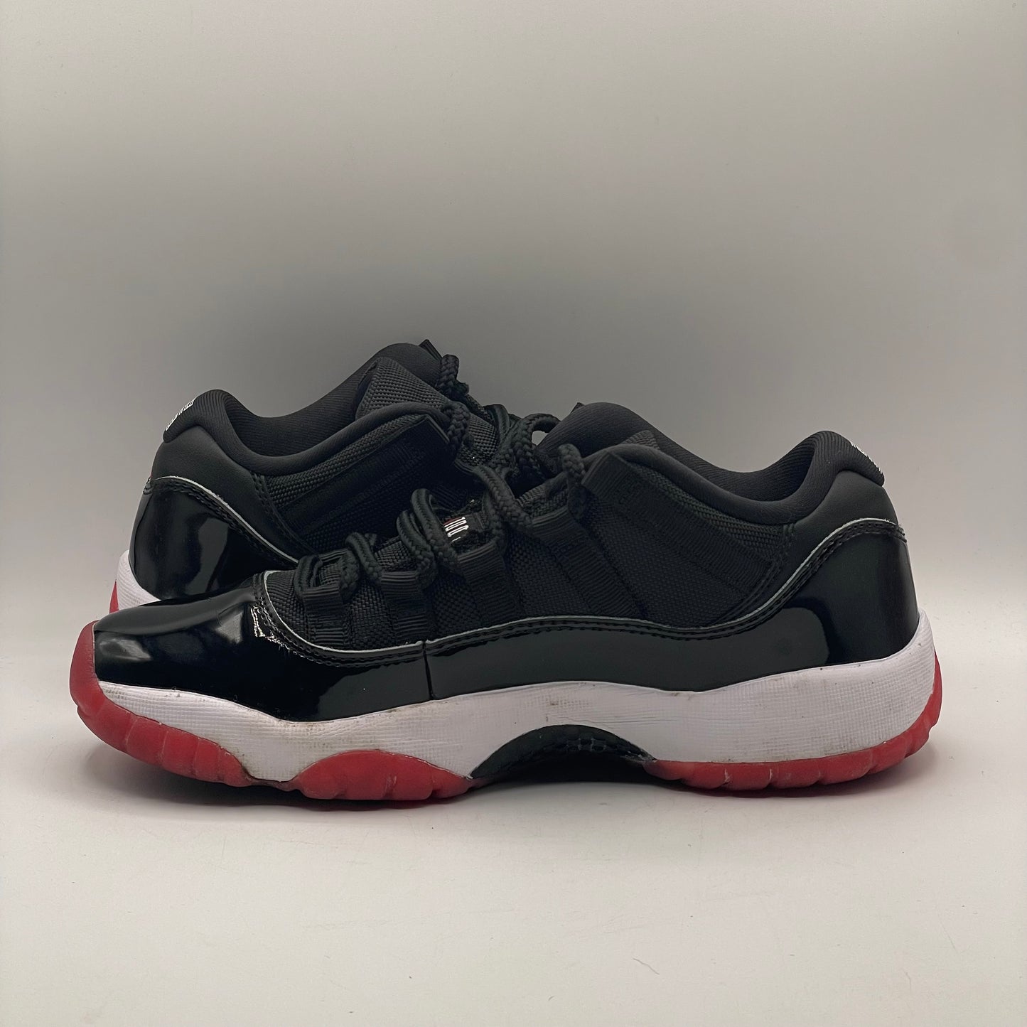 (USED) Jordan 11 Low Bred Size 6.5Y