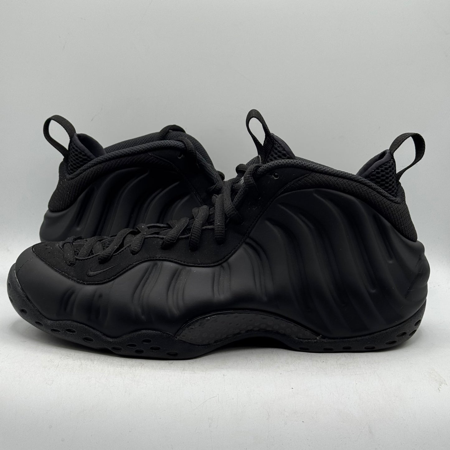 (USED NO BOX) Nike Air Foamposite Triple Black Size 12