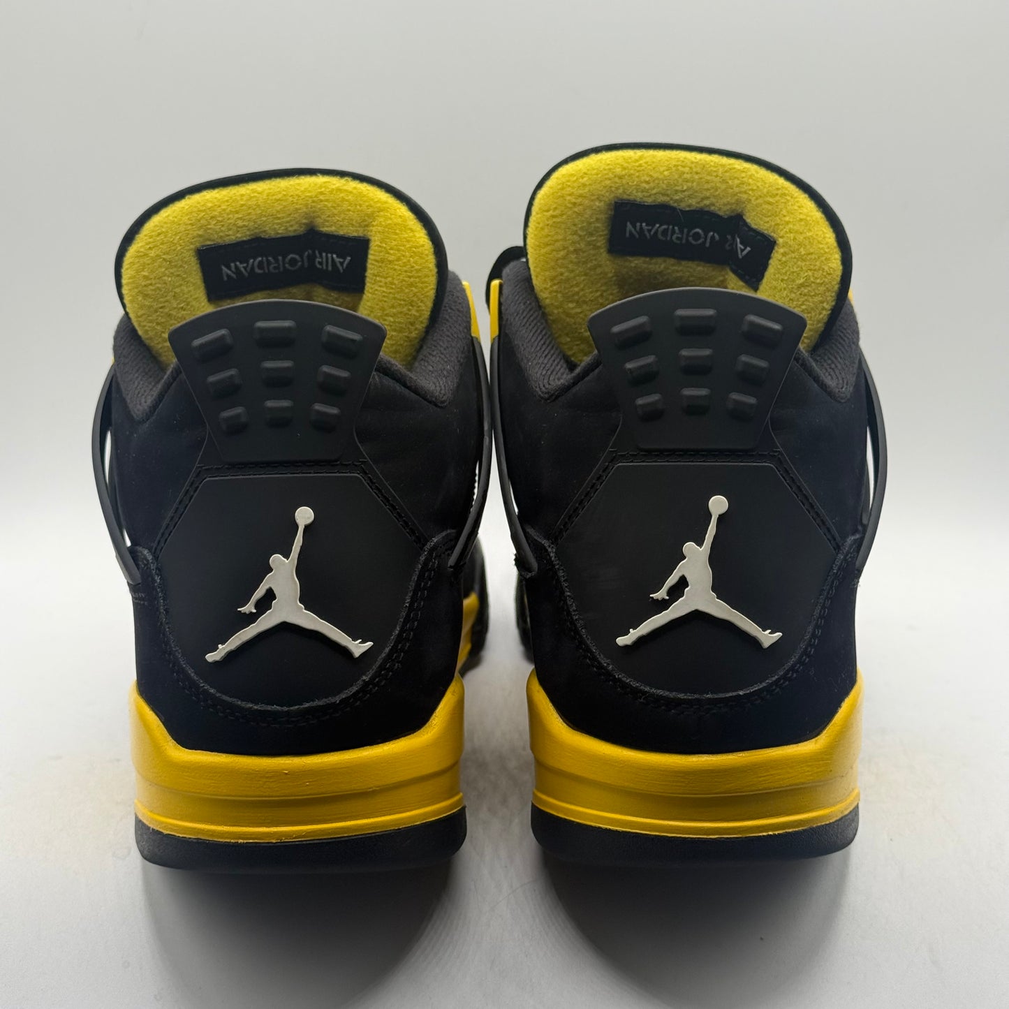 (USED NO BOX) Jordan 4 Thunder (2023) Size 11