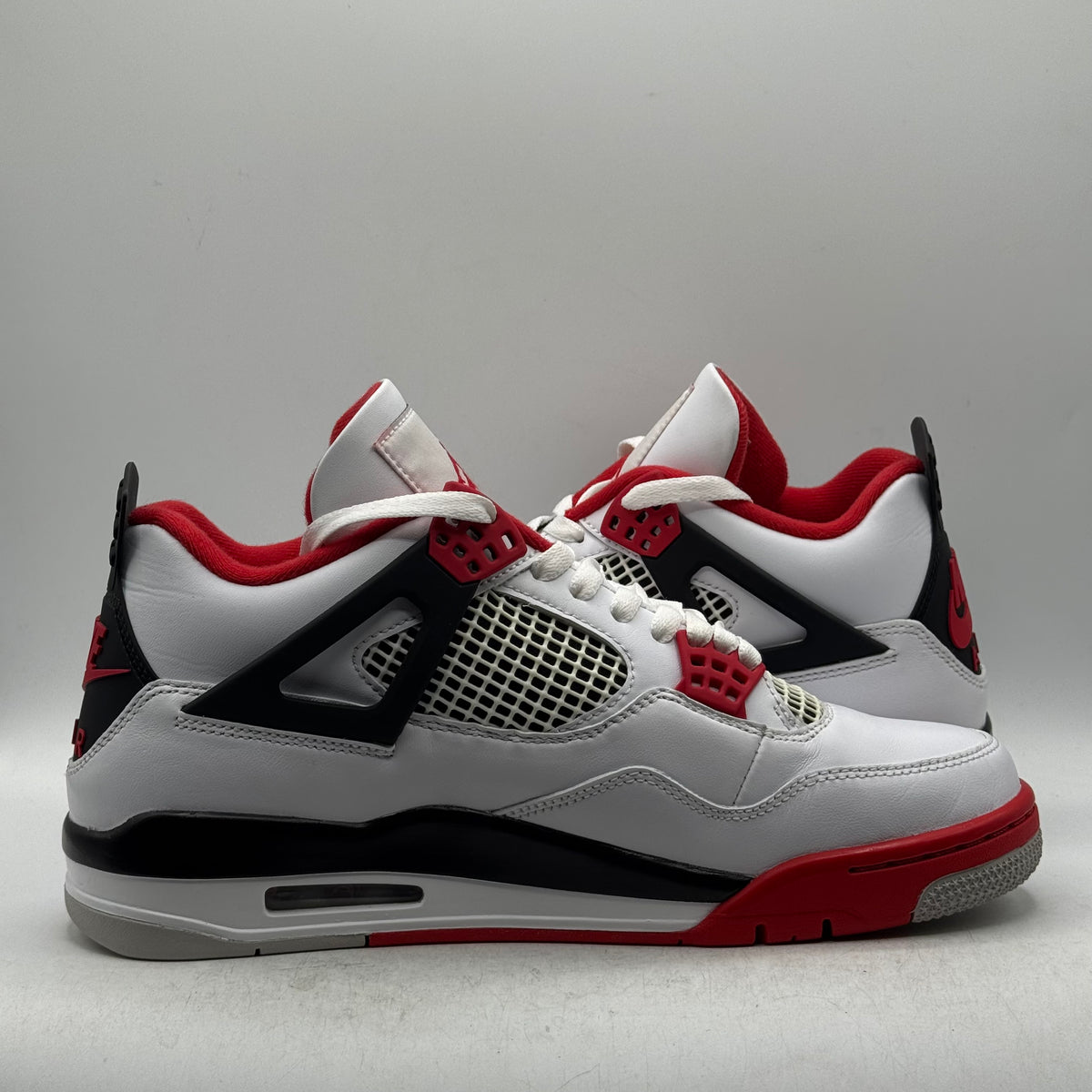 (USED REP BOX) Jordan 4 Fire Red Size 9.5