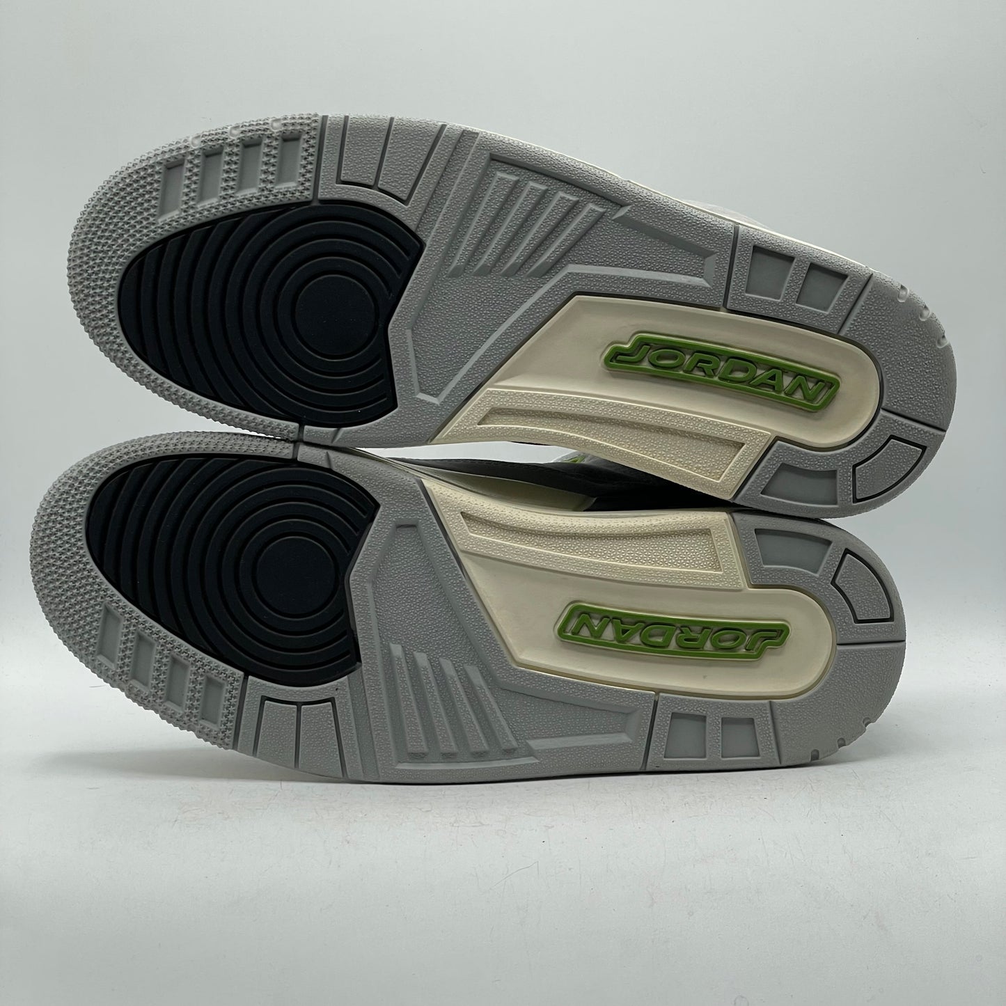 (USED) Jordan 3 Chlorophyll Size 10