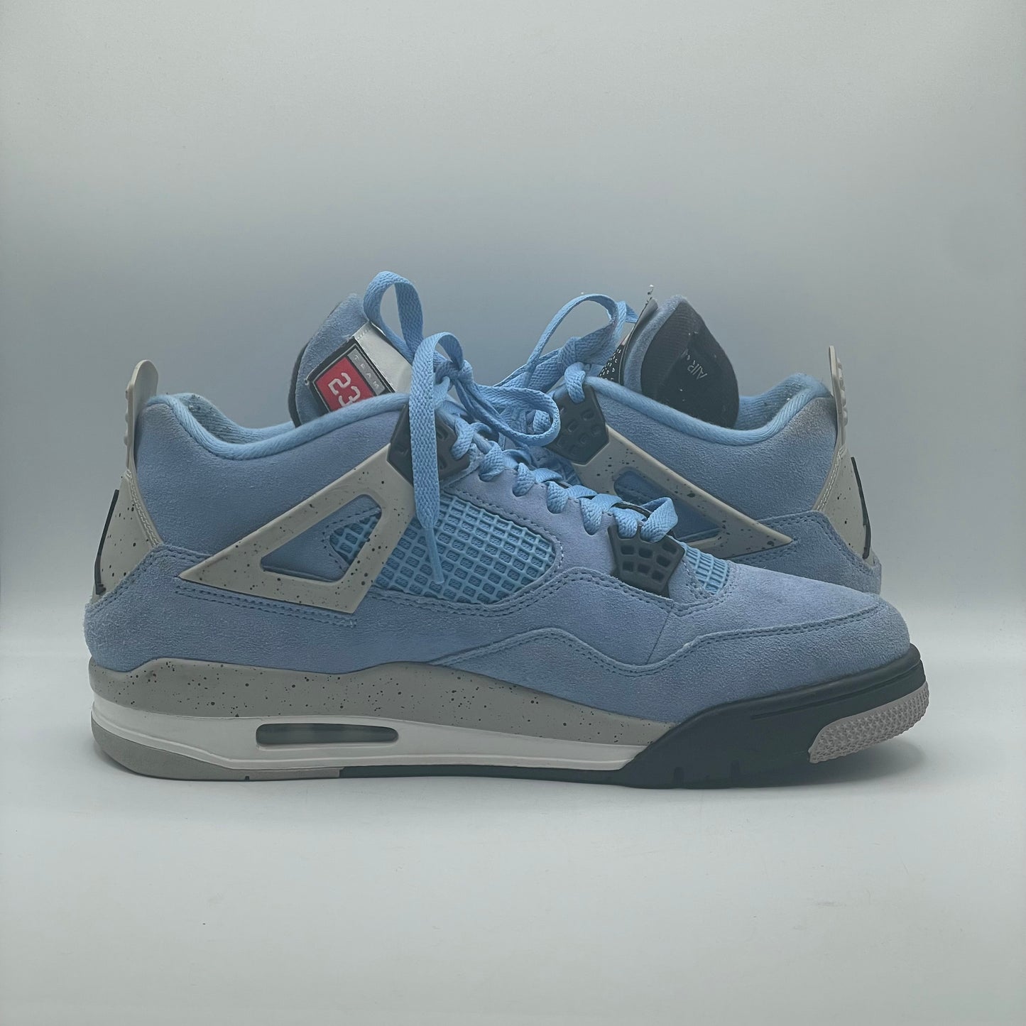 (USED) Jordan 4 University Blue Size 10.5